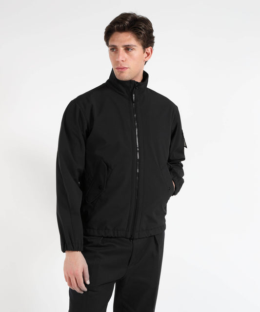 Giacche STONE ISLAND LIGHT SOFT SHELL-R E.DYE® TECHNOLOGY IN RECYCLED POLYESTER - Giacca con colletto rigido e membrana resistente ad acqua e vento Nero | STONE ISLAND Giacche STONE ISLAND LIGHT SOFT SHELL-R E.DYE® TECHNOLOGY IN RECYCLED POLYESTER - Giacca con colletto rigido e membrana resistente ad acqua e vento Nero | STONE ISLAND