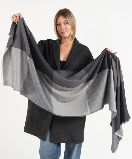Scarves PENNYBLACK Lurex color-block stole Grigio/nero | PENNYBLACK Scarves PENNYBLACK Lurex color-block stole Grigio/nero | PENNYBLACK