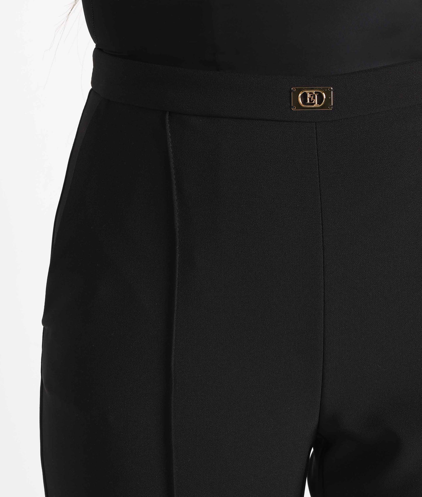 ELISABETTA FRANCHI Pantaloni in crêpe con tasche e placca logo