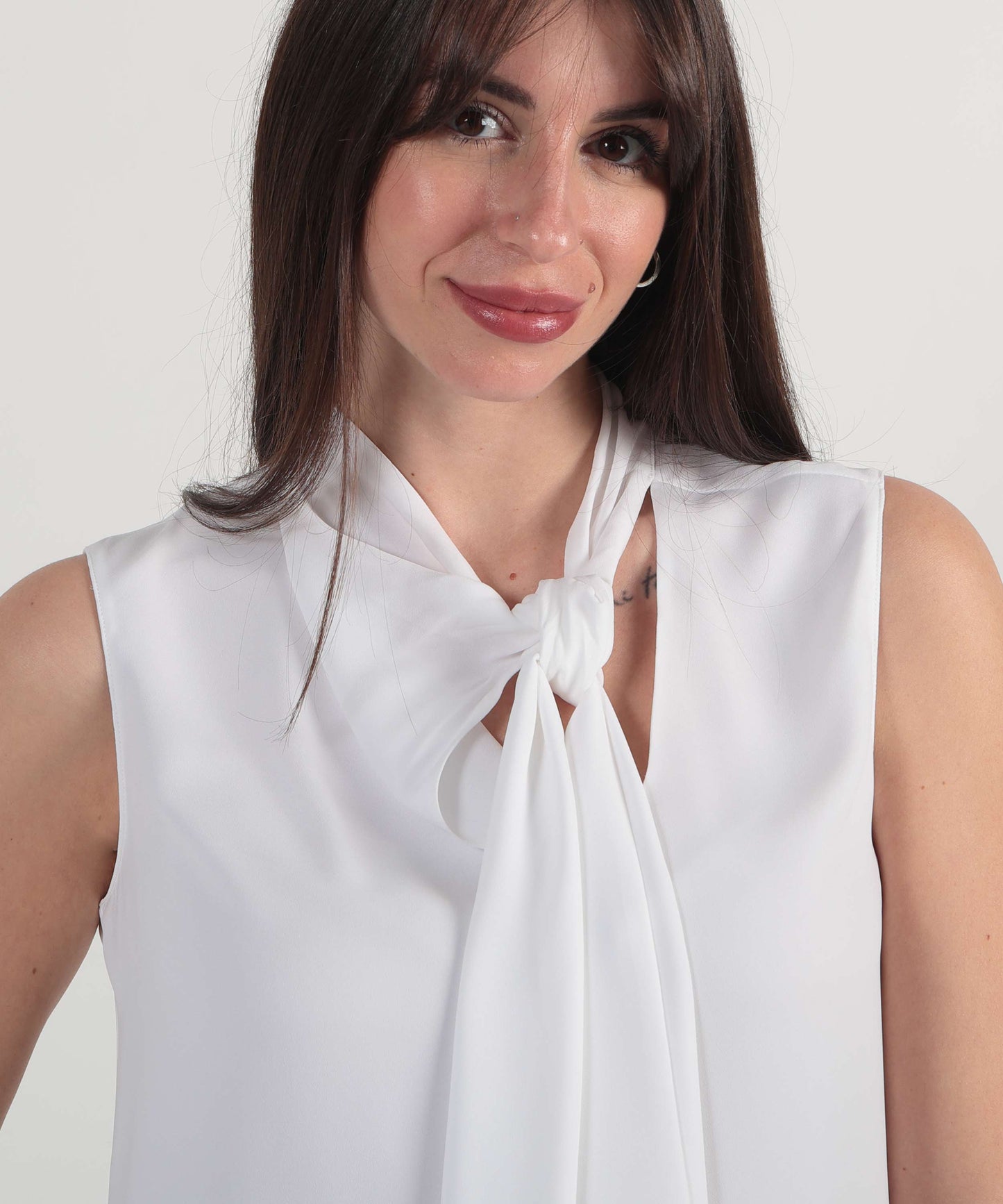 LIUJO BLACK Top dettaglio sciarpa