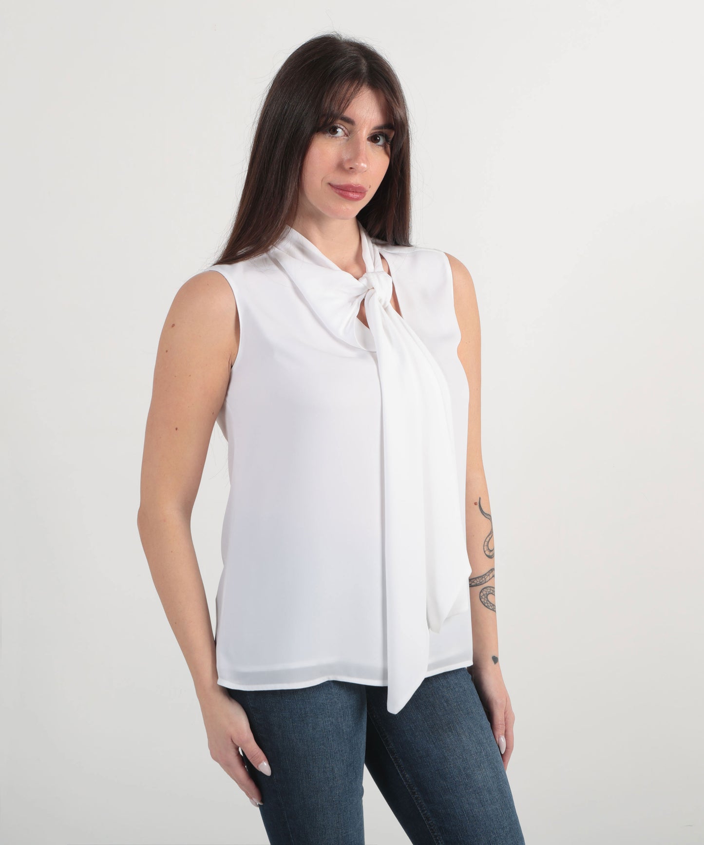 LIUJO BLACK Top dettaglio sciarpa