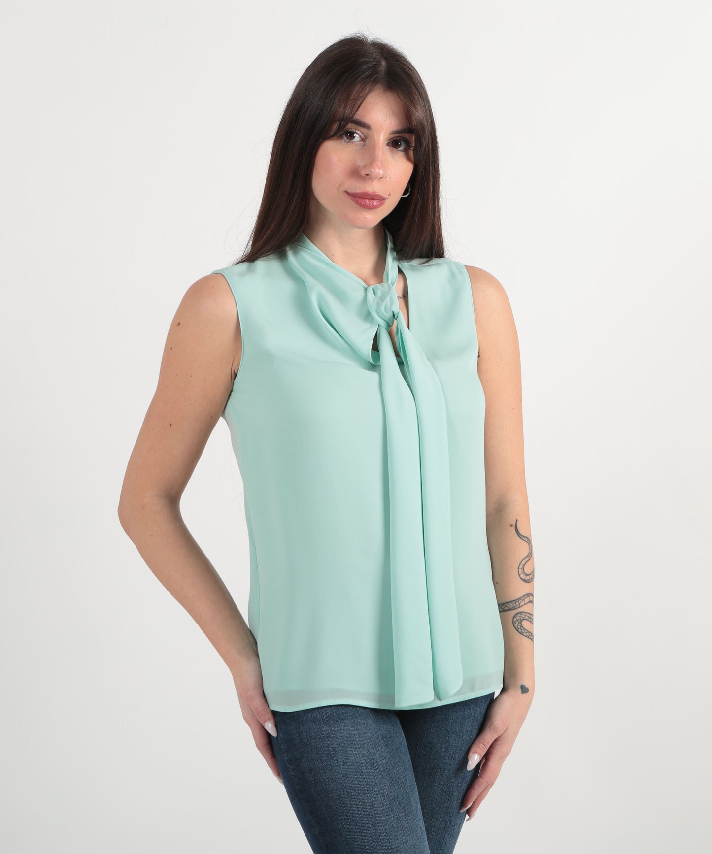 LIUJO BLACK Top dettaglio sciarpa