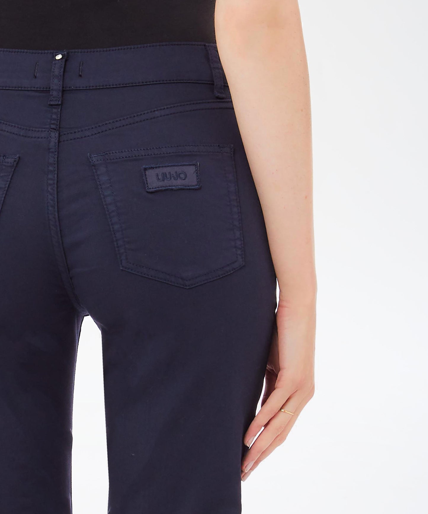 pantaloni cropped vita alta