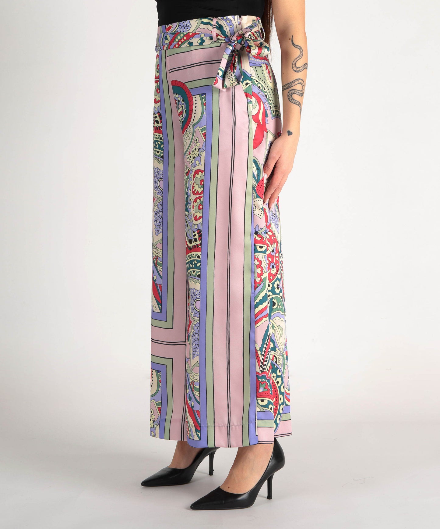 pantaloni in raso