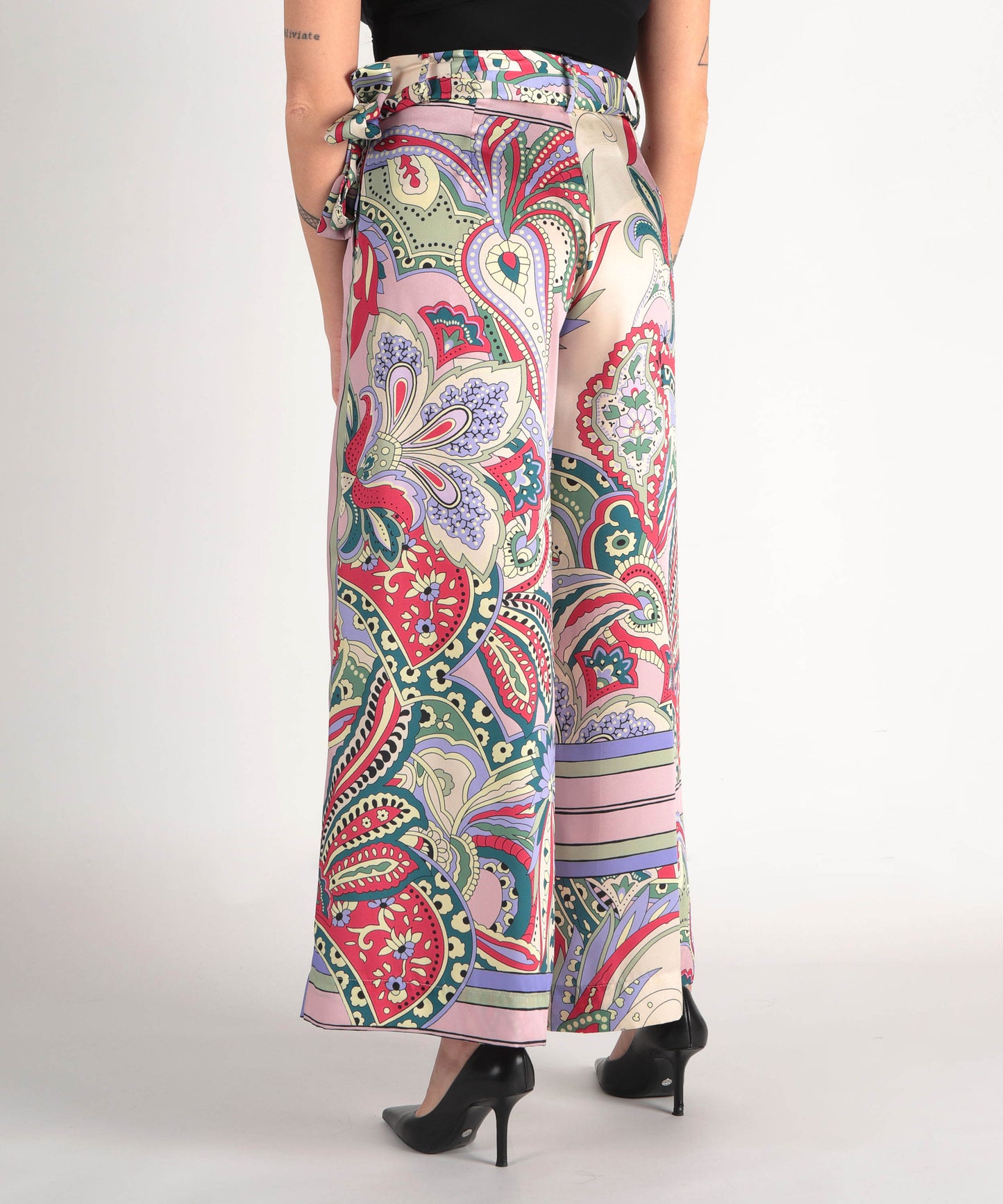 pantaloni in raso
