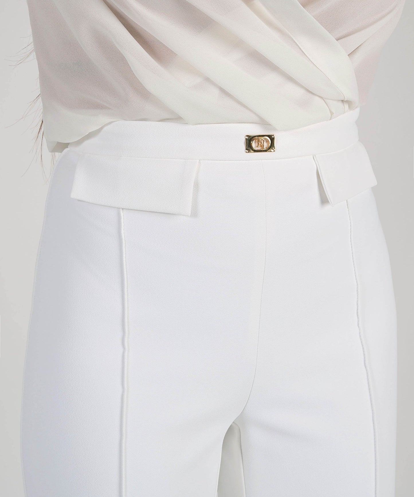 ELISABETTA FRANCHI Pantaloni in crêpe con placca logo