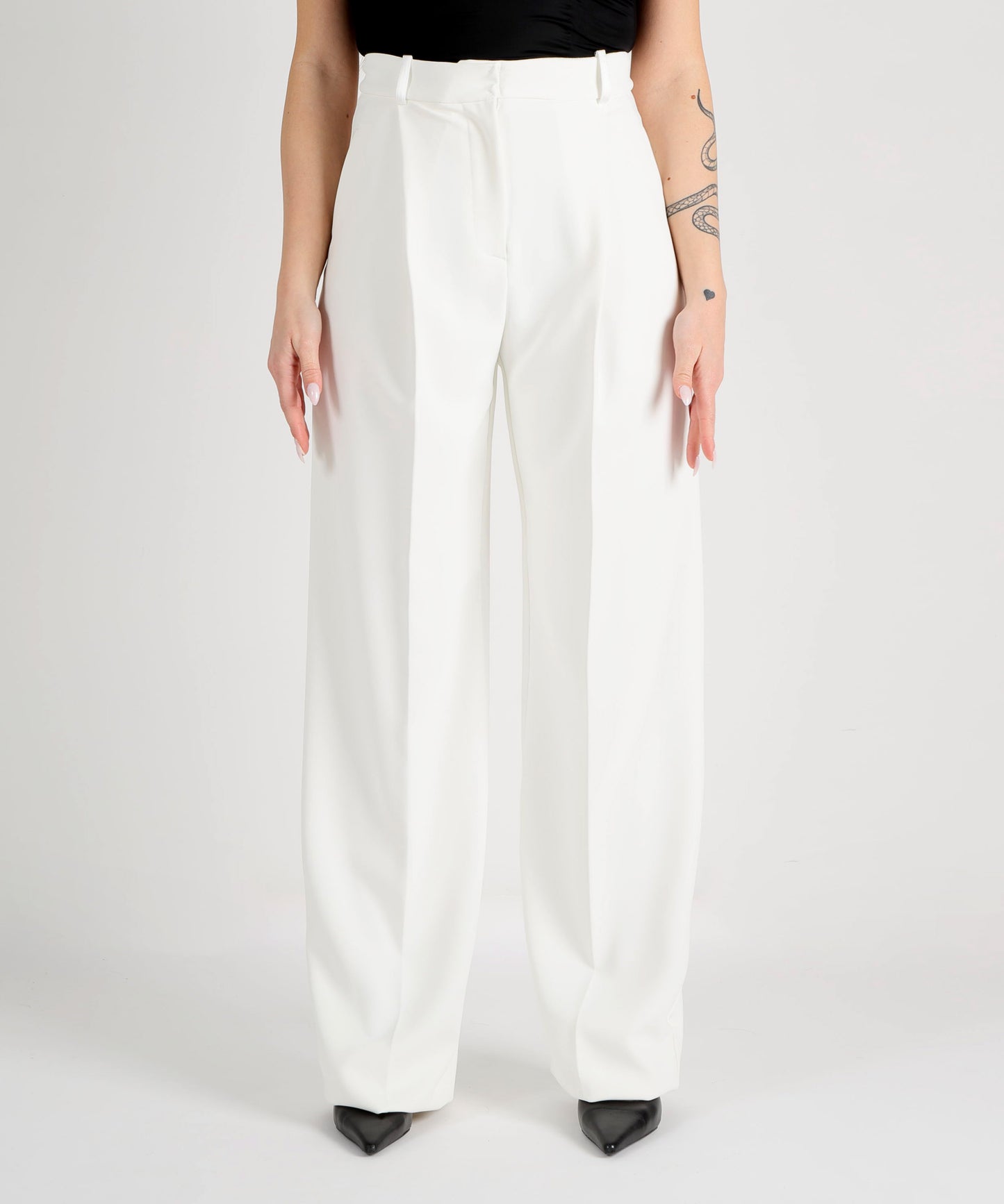 ELISABETTA FRANCHI Pantaloni in crêpe con dettagli in raso