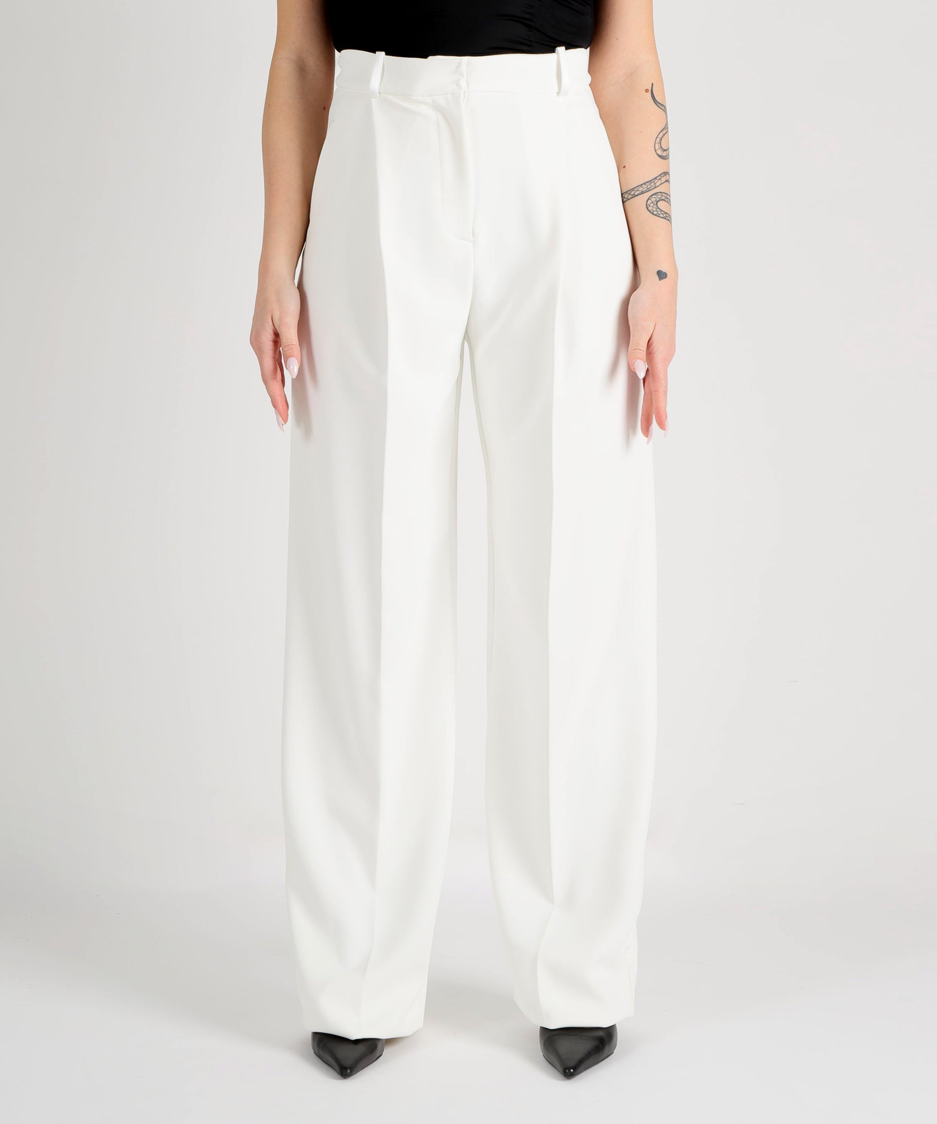 ELISABETTA FRANCHI Pantaloni in crêpe con dettagli in raso