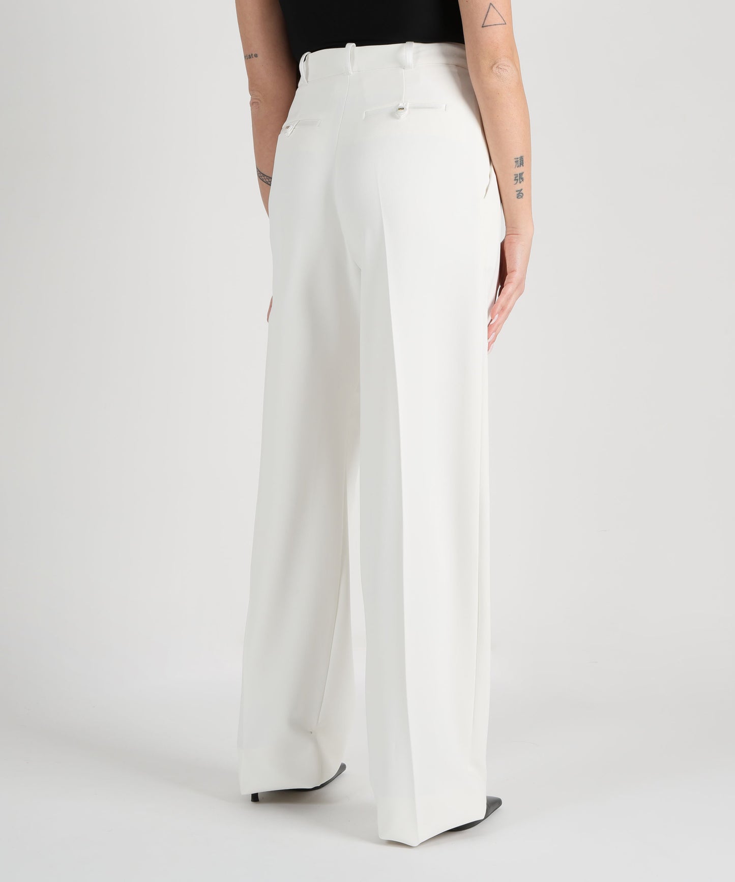 ELISABETTA FRANCHI Pantaloni in crêpe con dettagli in raso