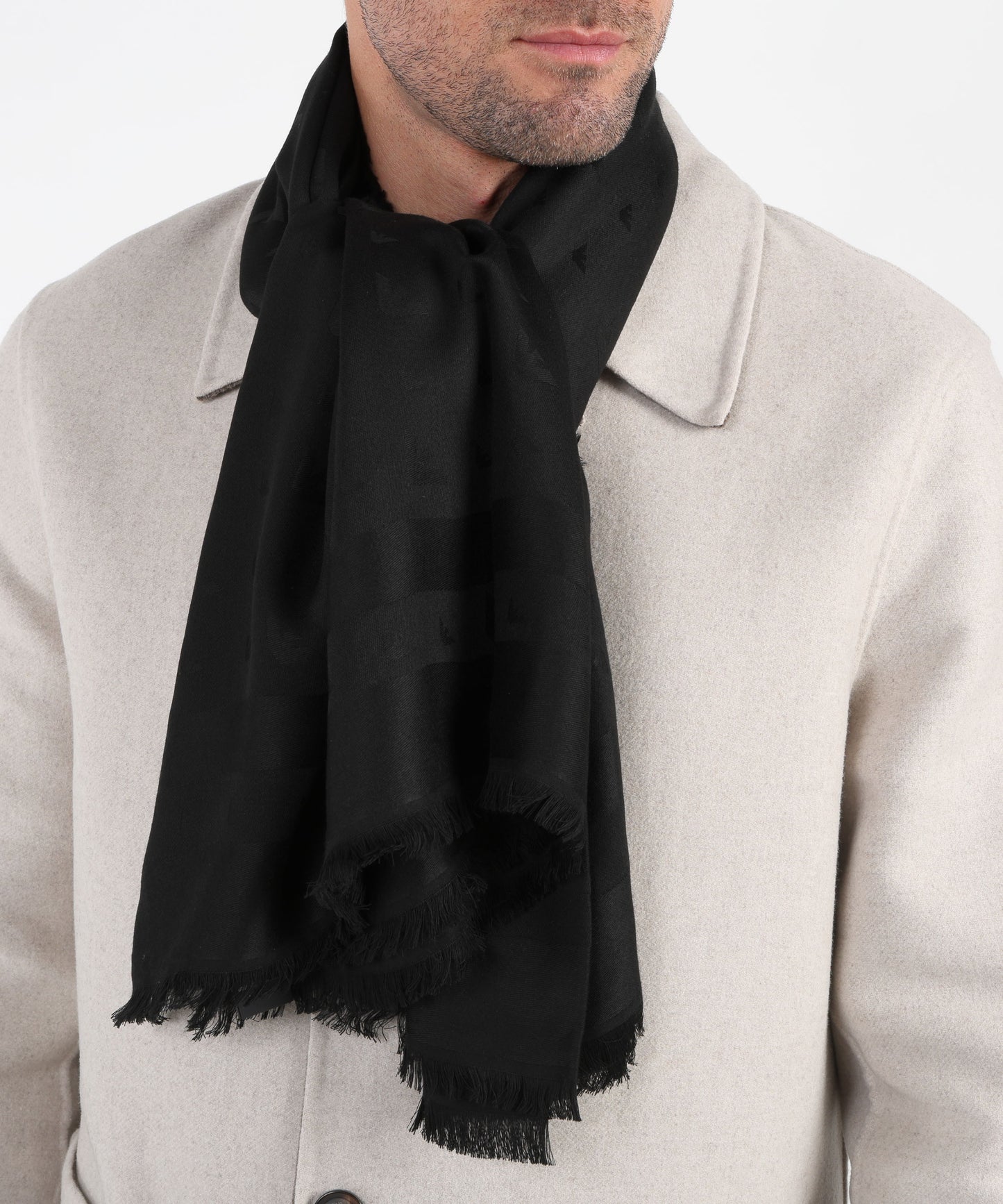 EMPORIO ARMANI Sciarpa Emporio Armani in viscosa con logo jacquard