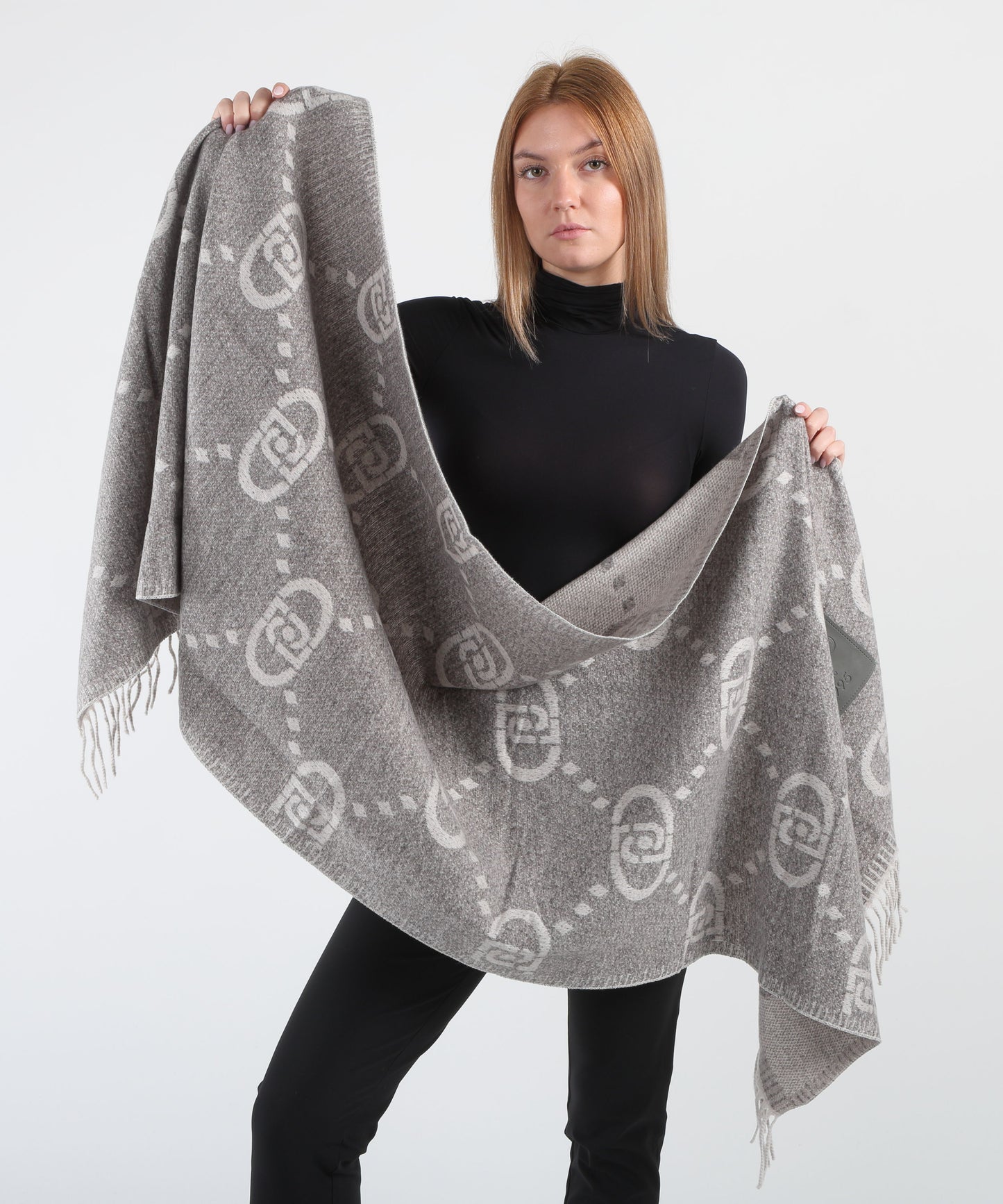 LIUJO SOFT Sciarpa con frange e logo