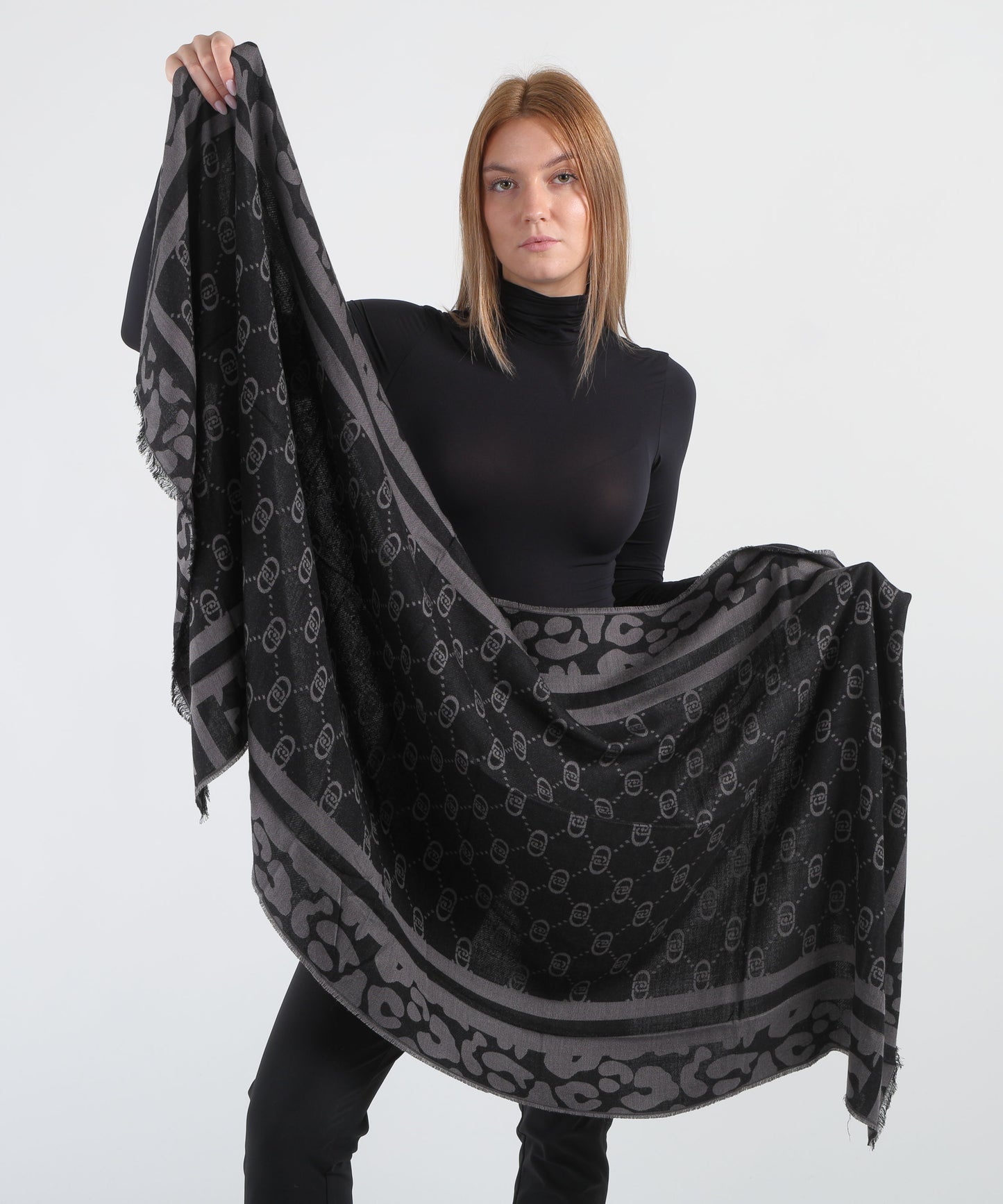 LIUJO SOFT Stola monogram