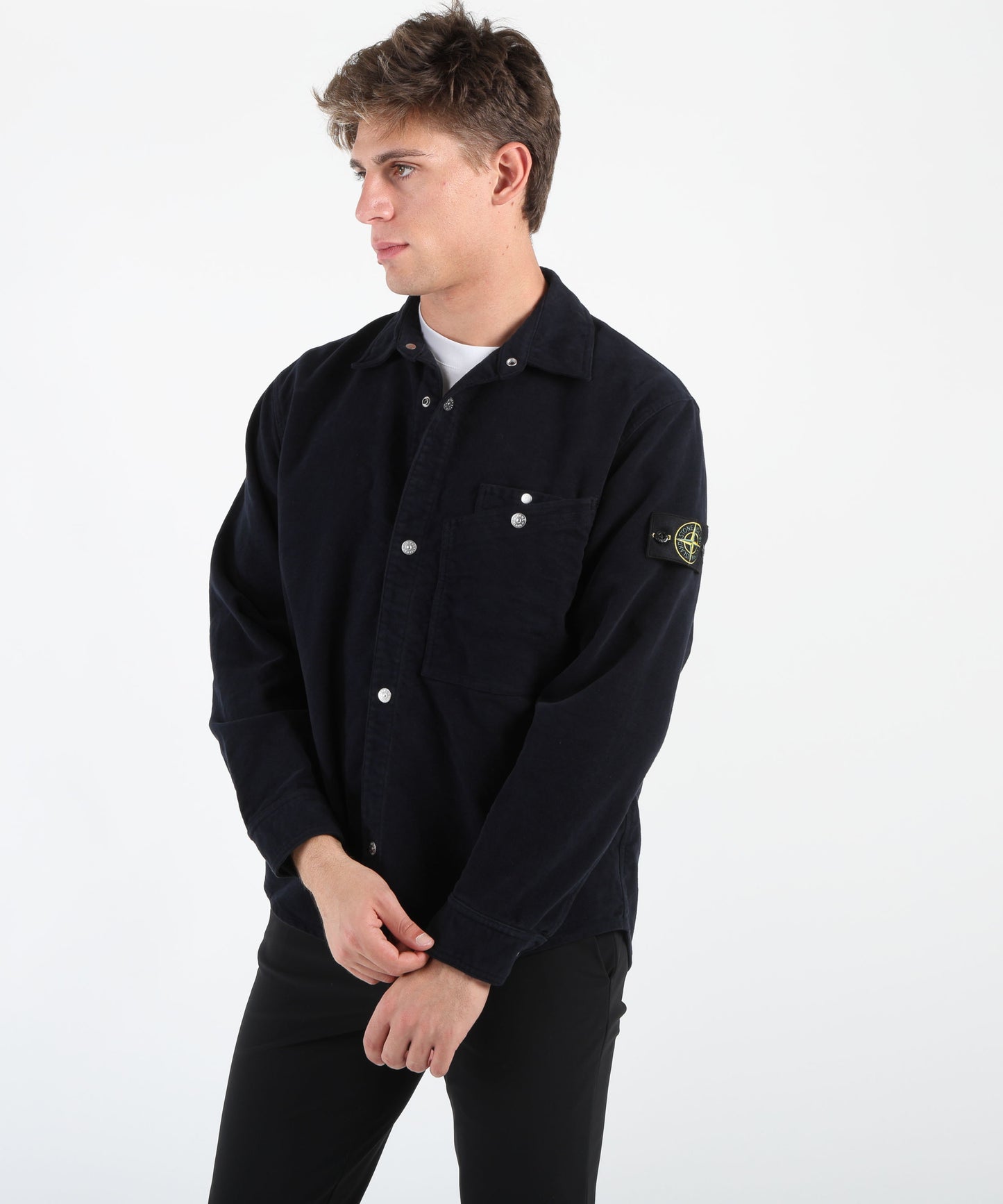 STONE ISLAND Overshirt vestibilità comfort con tasca sul petto e chiusura con automatici