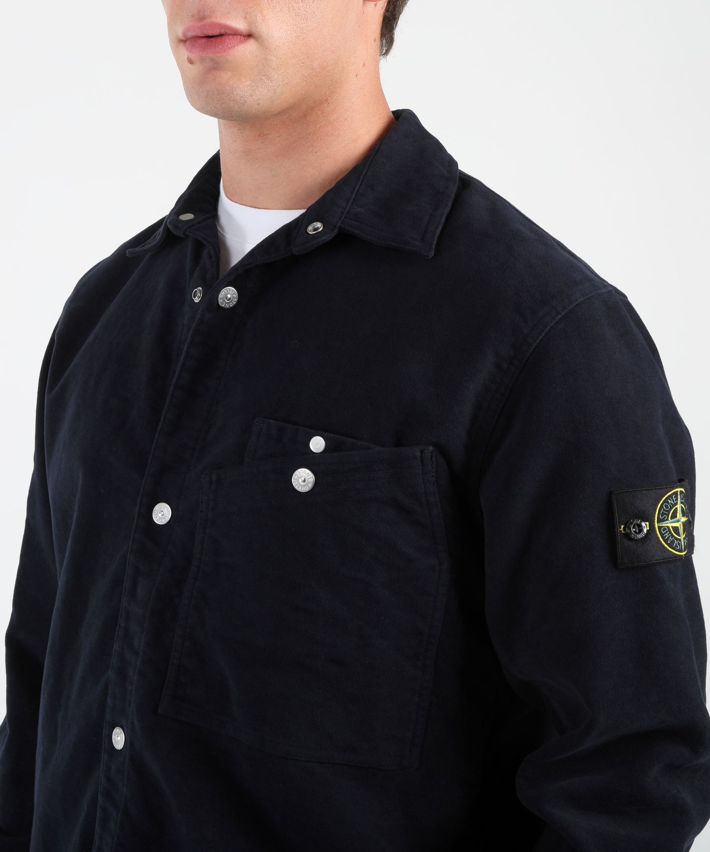 STONE ISLAND Overshirt vestibilità comfort con tasca sul petto e chiusura con automatici