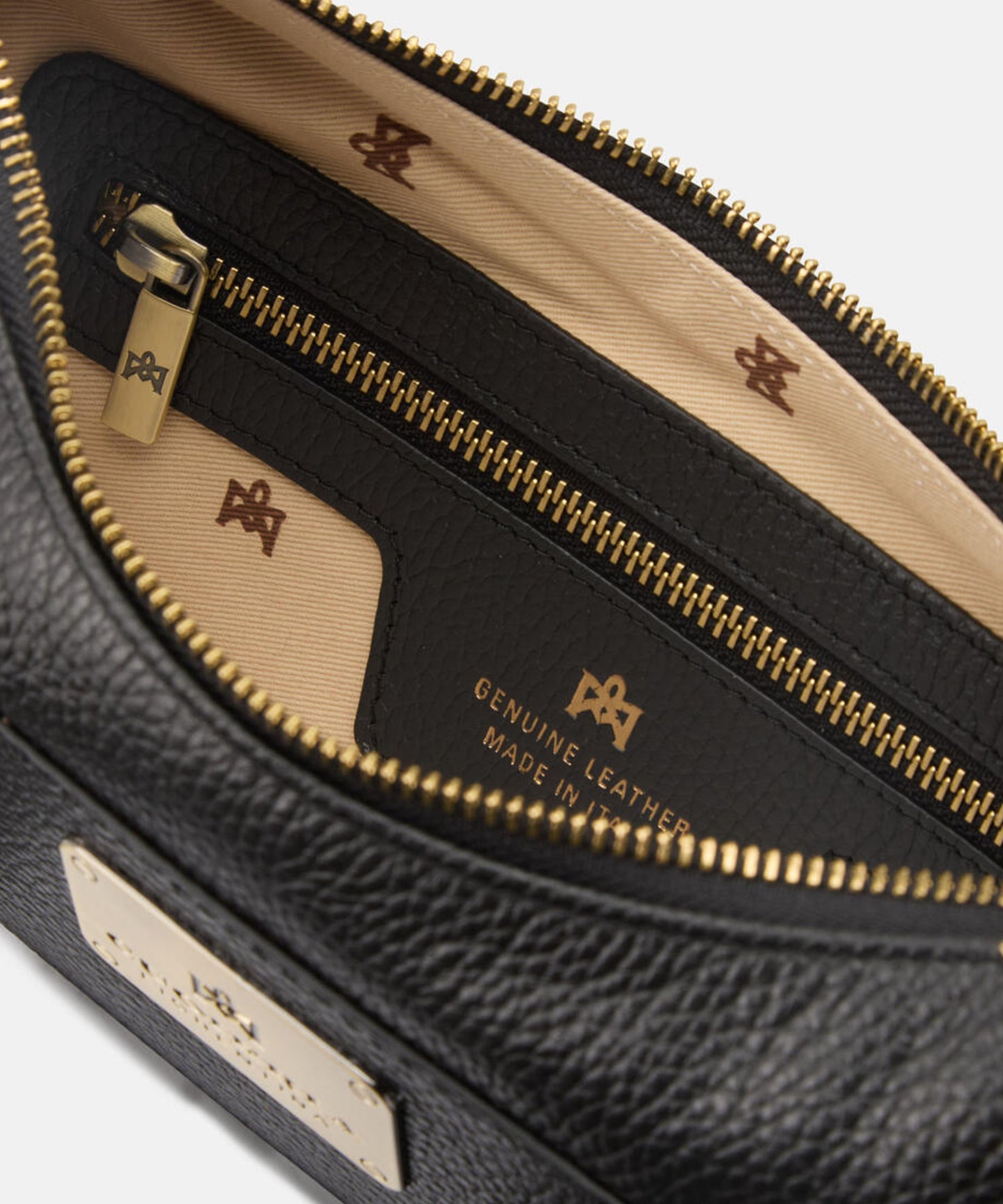 CUOIERIA FIORENTINA  Bella Selleria Small Croissant Bag – Urban Elegance in Calf Leather