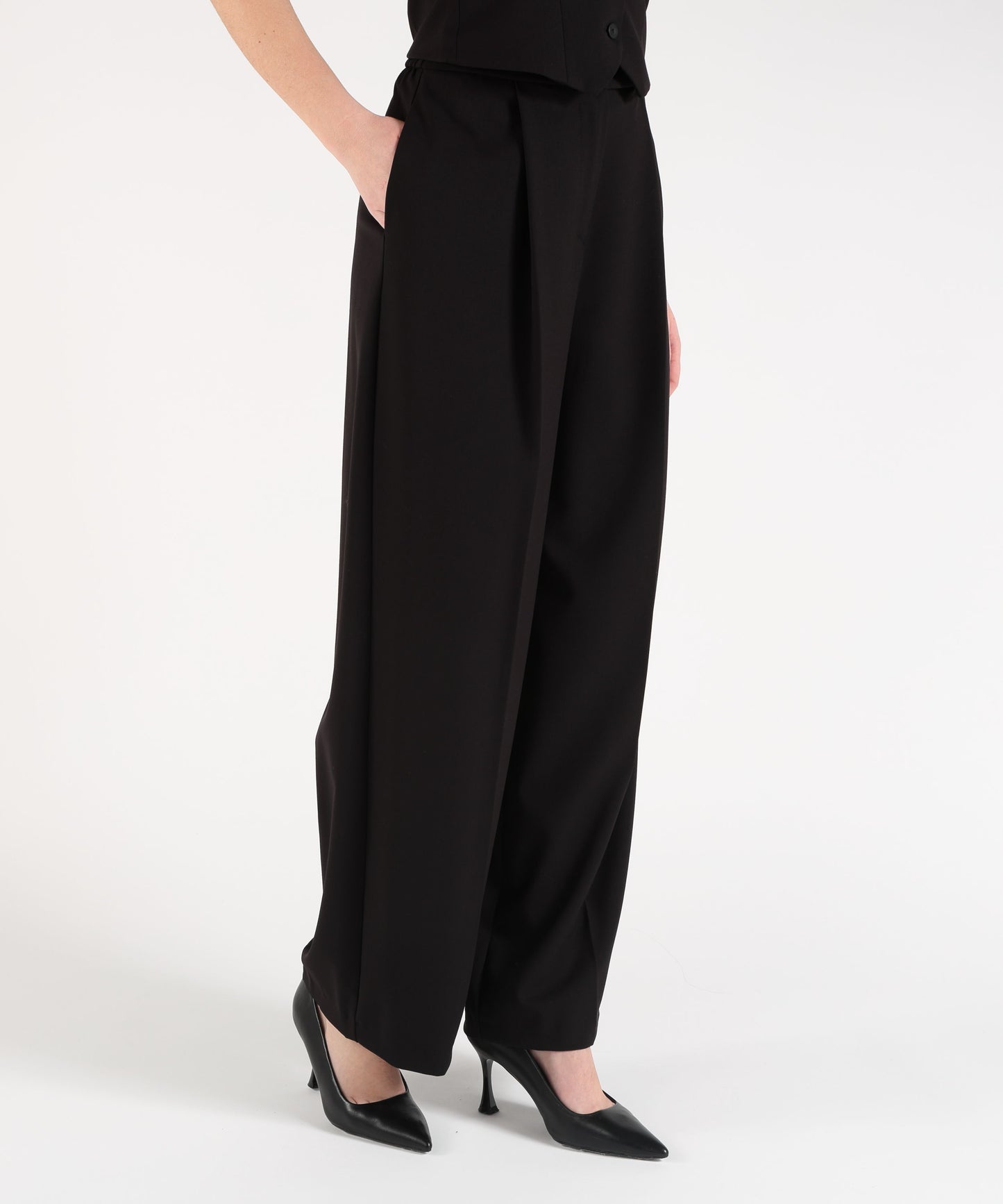 KAOS Pleated Pants