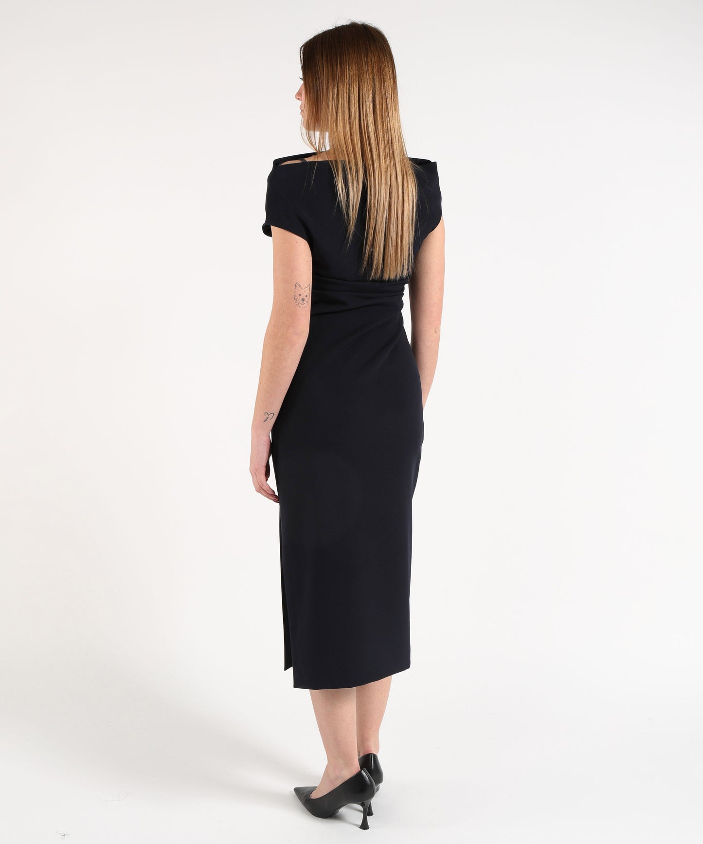 P.A.R.O.S.H. Tubino Lungo Smanicato con Scollo Omerale e Plissettatura Laterale