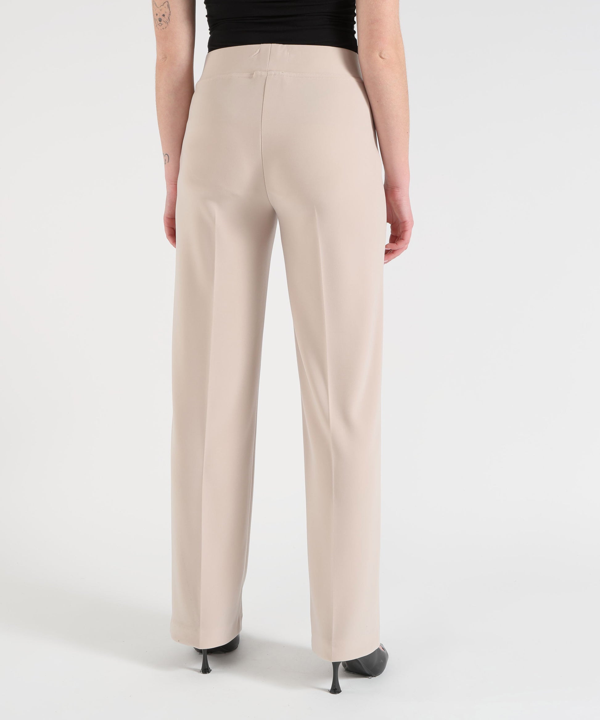 Pantaloni RIBKOFF Pantaloni classici a gamba larga Crema | RIBKOFF