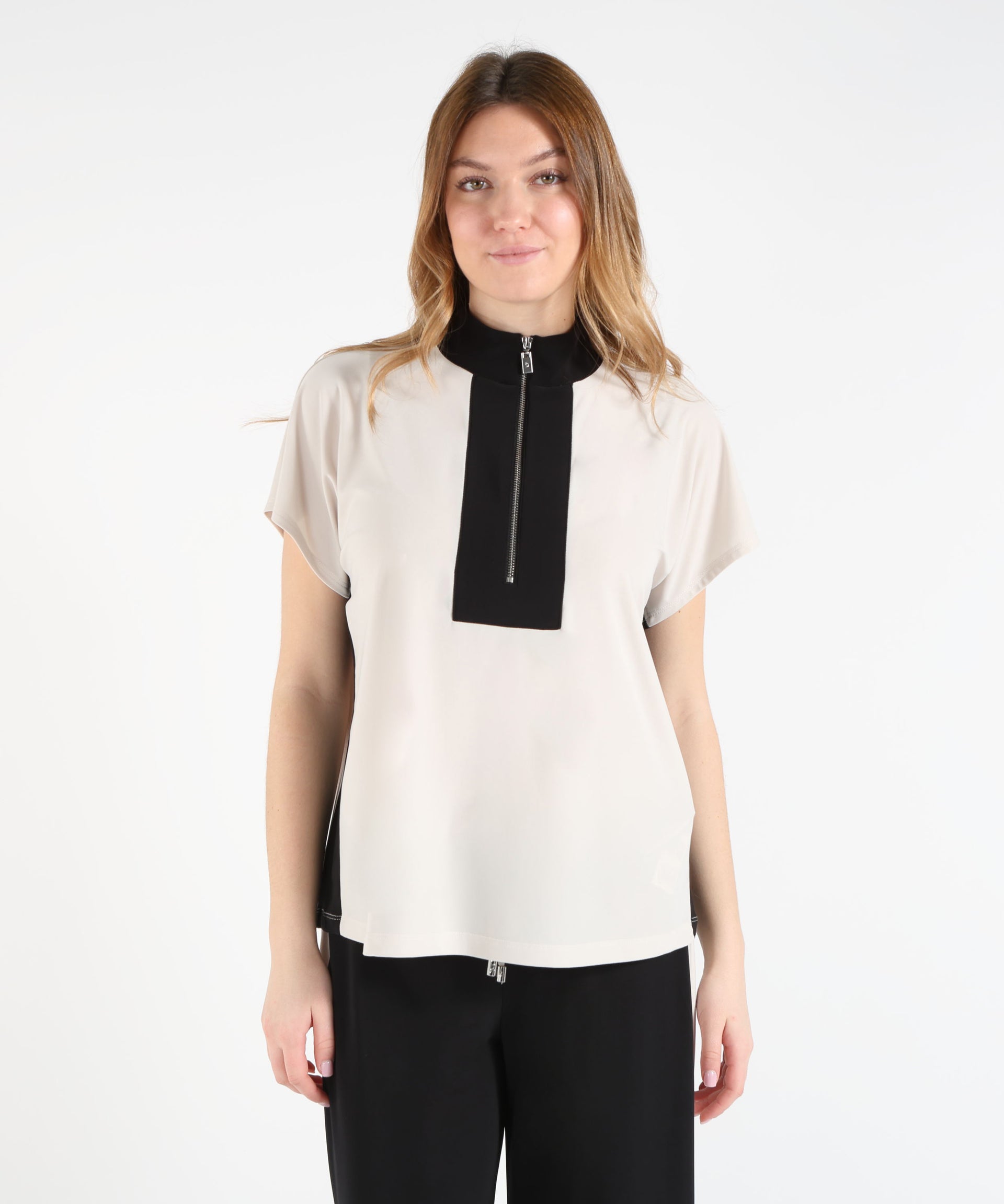 RIBKOFF Top dritta in maglia effetto seta a color block con collo con zip