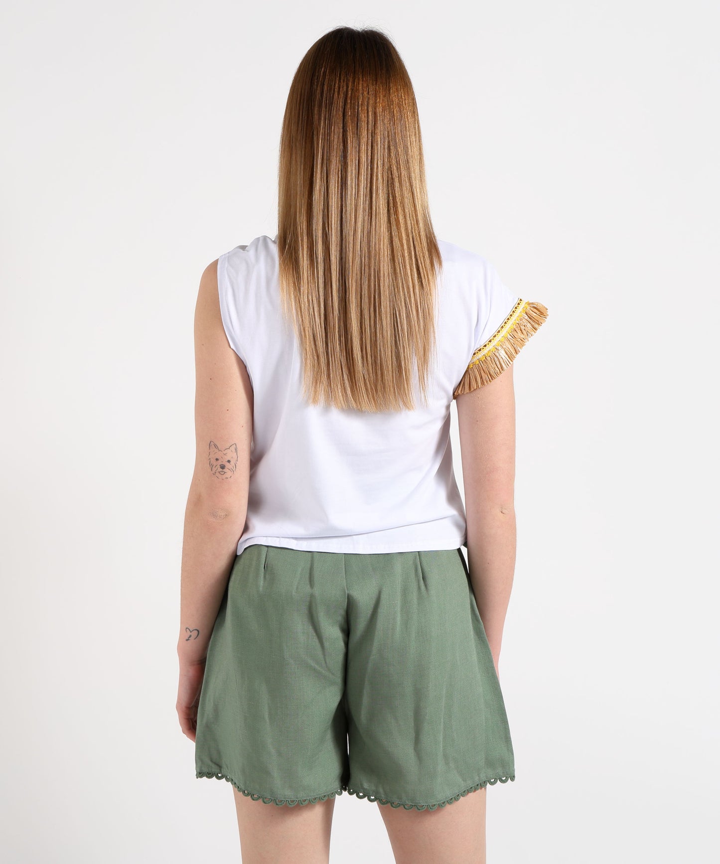 Amosa T-shirt Donna Bianca con Dettagli Originali