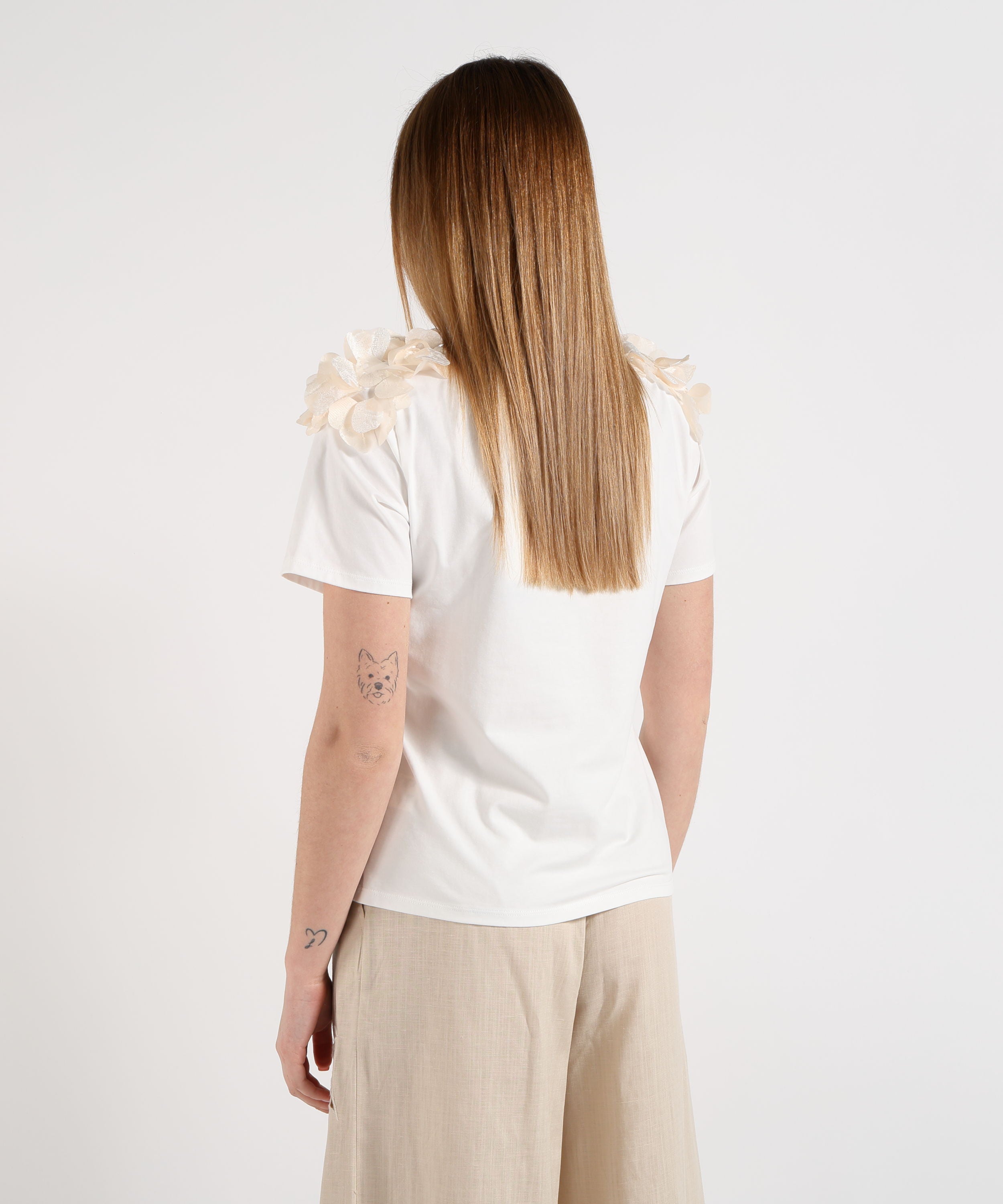 Amosa T-shirt Donna Bianca con Fiori a Contrasto