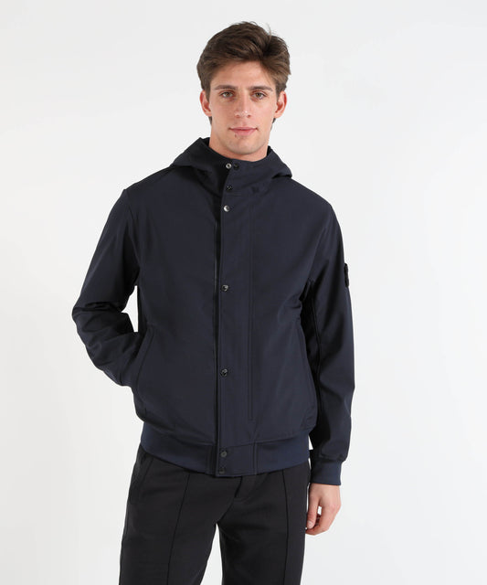 Parka STONE ISLAND LIGHT SOFT SHELL-R E.DYE® TECHNOLOGY IN RECYCLED POLYESTER - Giacca con cappuccio e membrana resistente ad acqua e vento Navy | STONE ISLAND