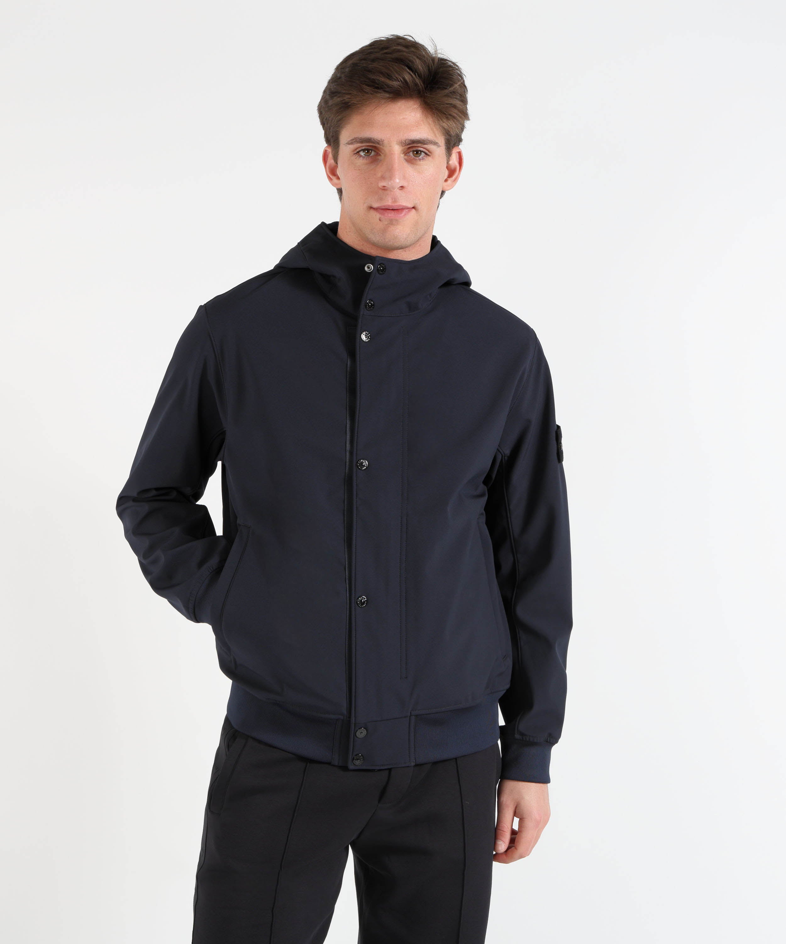 Parka STONE ISLAND LIGHT SOFT SHELL-R E.DYE® TECHNOLOGY IN RECYCLED POLYESTER - Giacca con cappuccio e membrana resistente ad acqua e vento Navy | STONE ISLAND