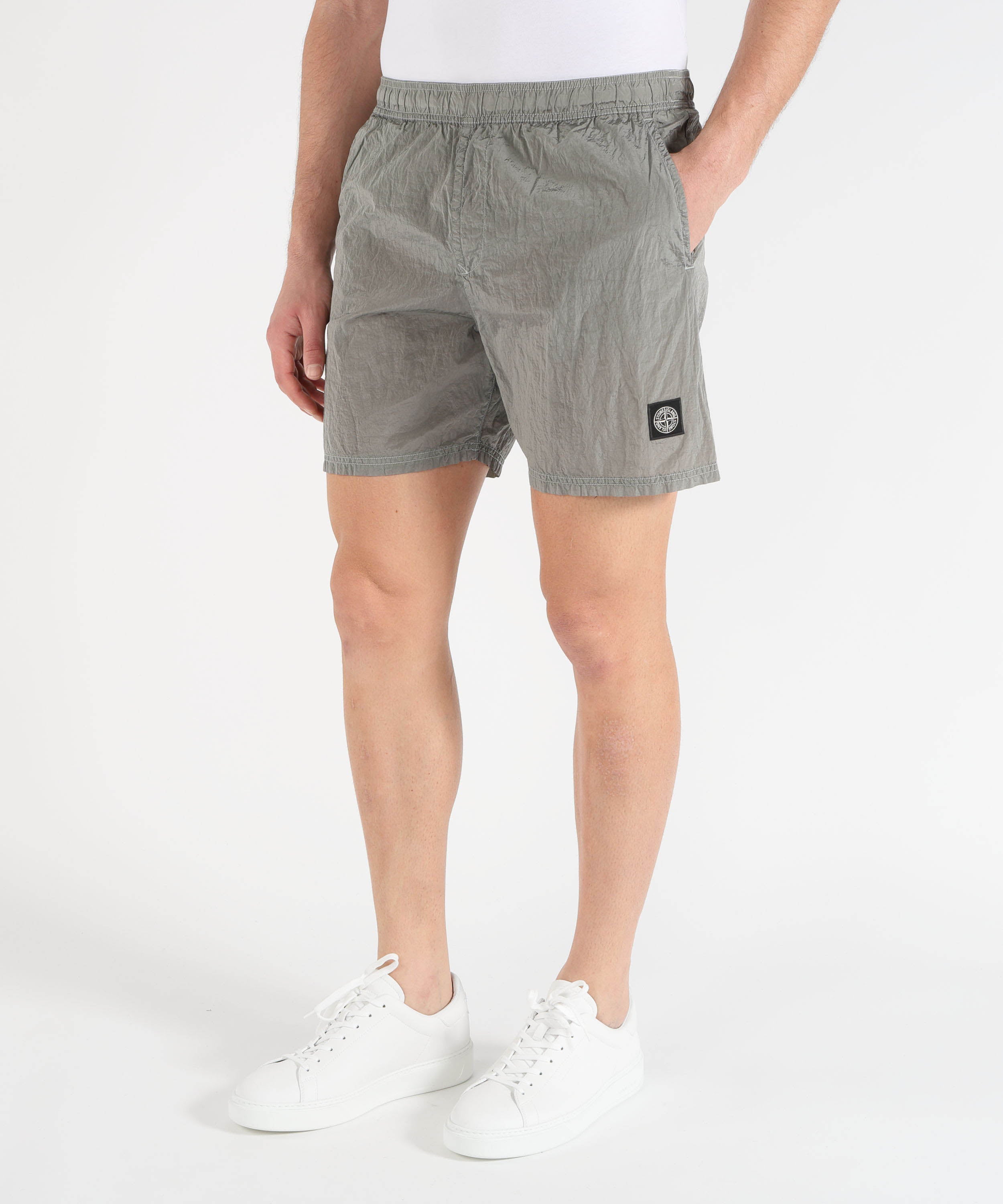 Costumi STONE ISLAND NYLON METAL IN ECONYL® - Pantaloncini da bagno media lunghezza regular con tasche Grigio perla | STONE ISLAND