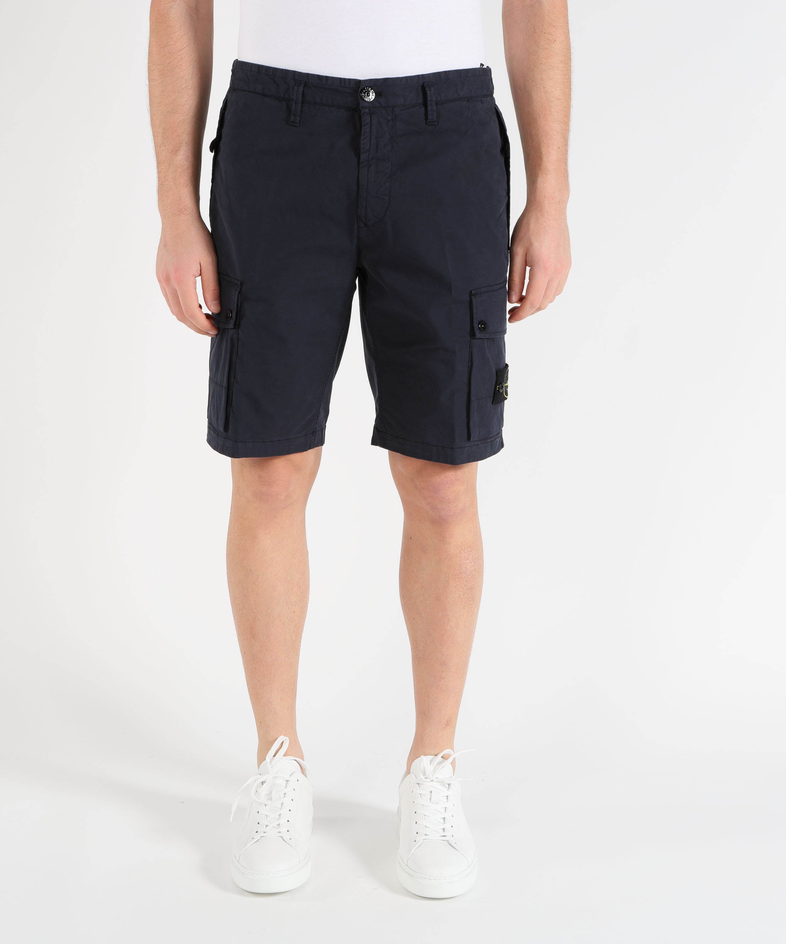 Bermuda STONE ISLAND STRETCH ORGANIC COTTON TWILL - Bermuda cargo vestibilità slim con tasche con zip Navy | STONE ISLAND