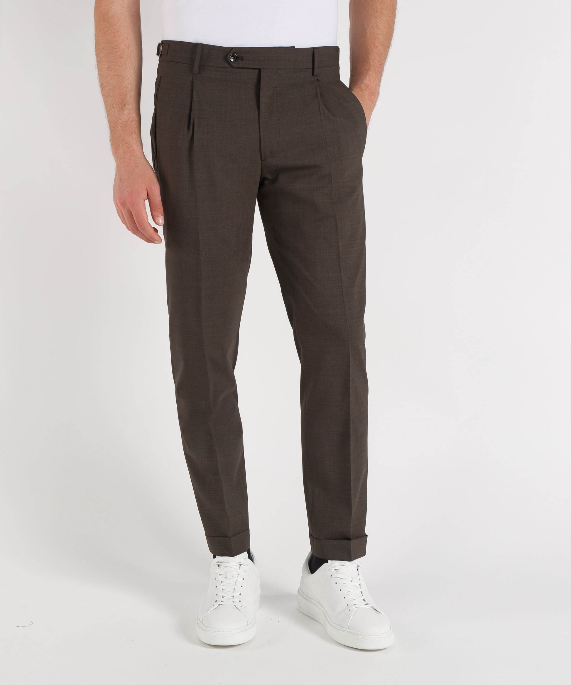 Trousers BERWICH Men’s classic trousers with pleats Marrone | BERWICH
