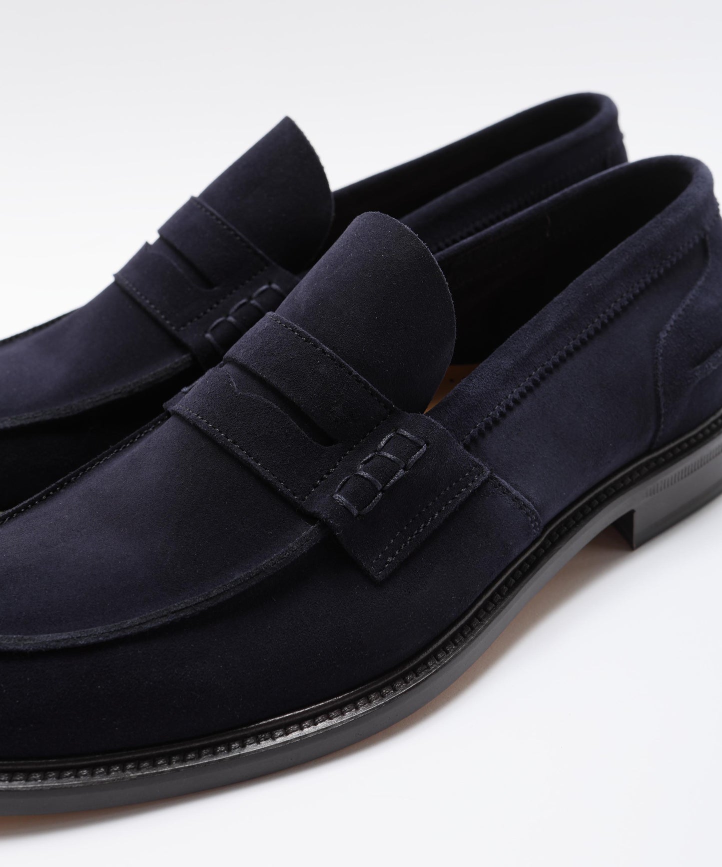 DOUGLAS Suede moccasins”