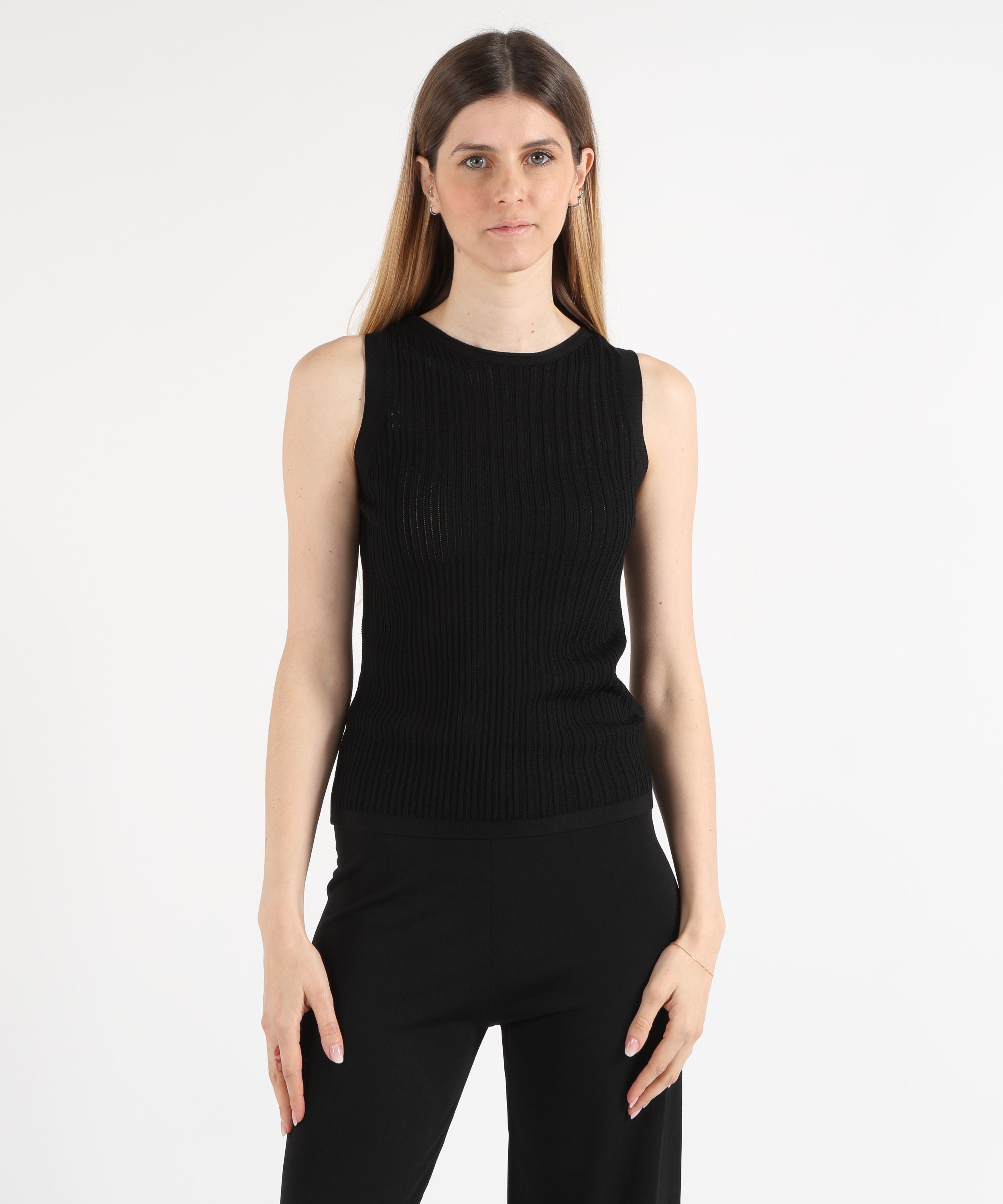 Tank tops MAIDA MILA Ribbed Top – Essential Style Nero | MAIDA MILA