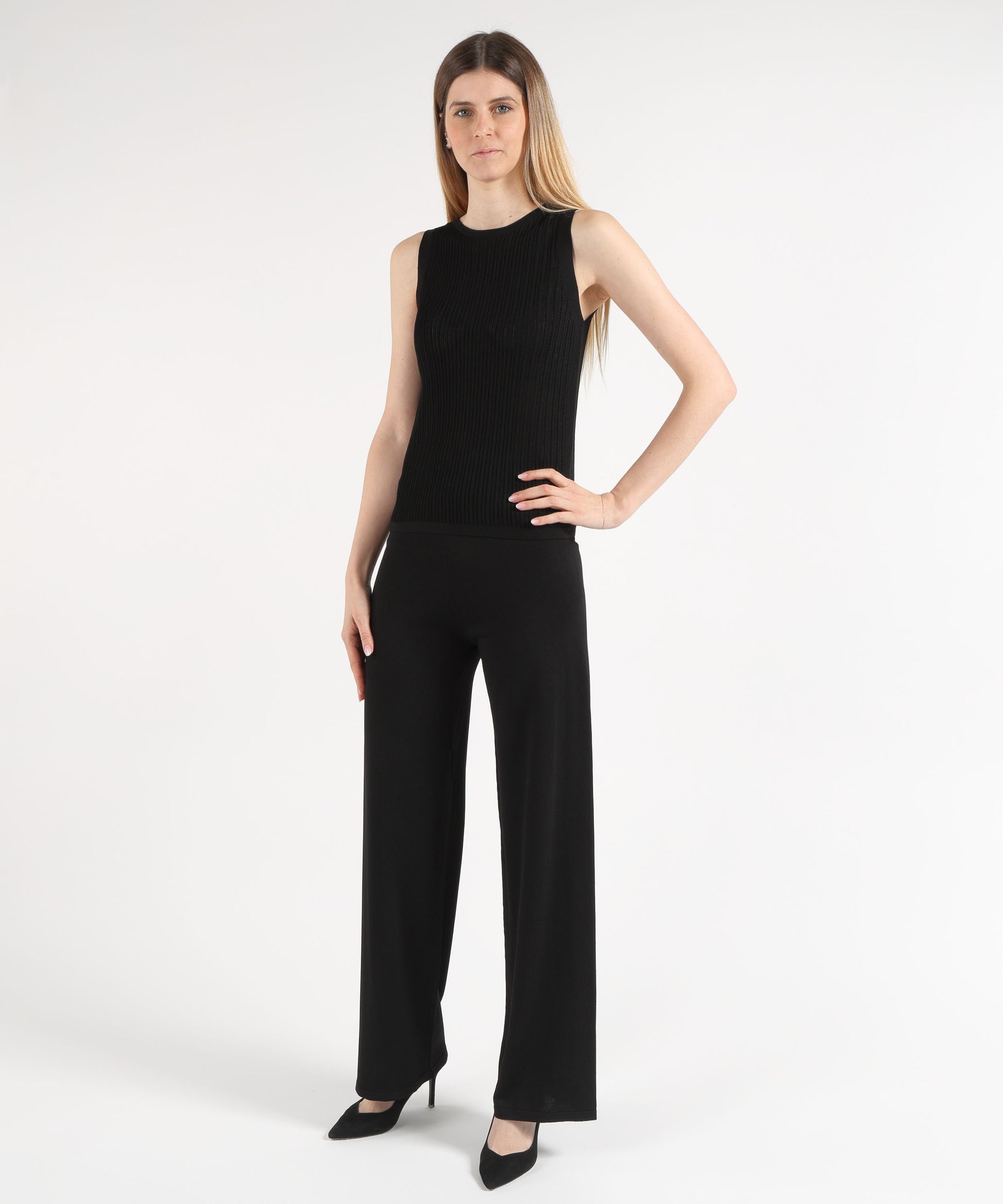 Tank tops MAIDA MILA Ribbed Top – Essential Style Nero | MAIDA MILA