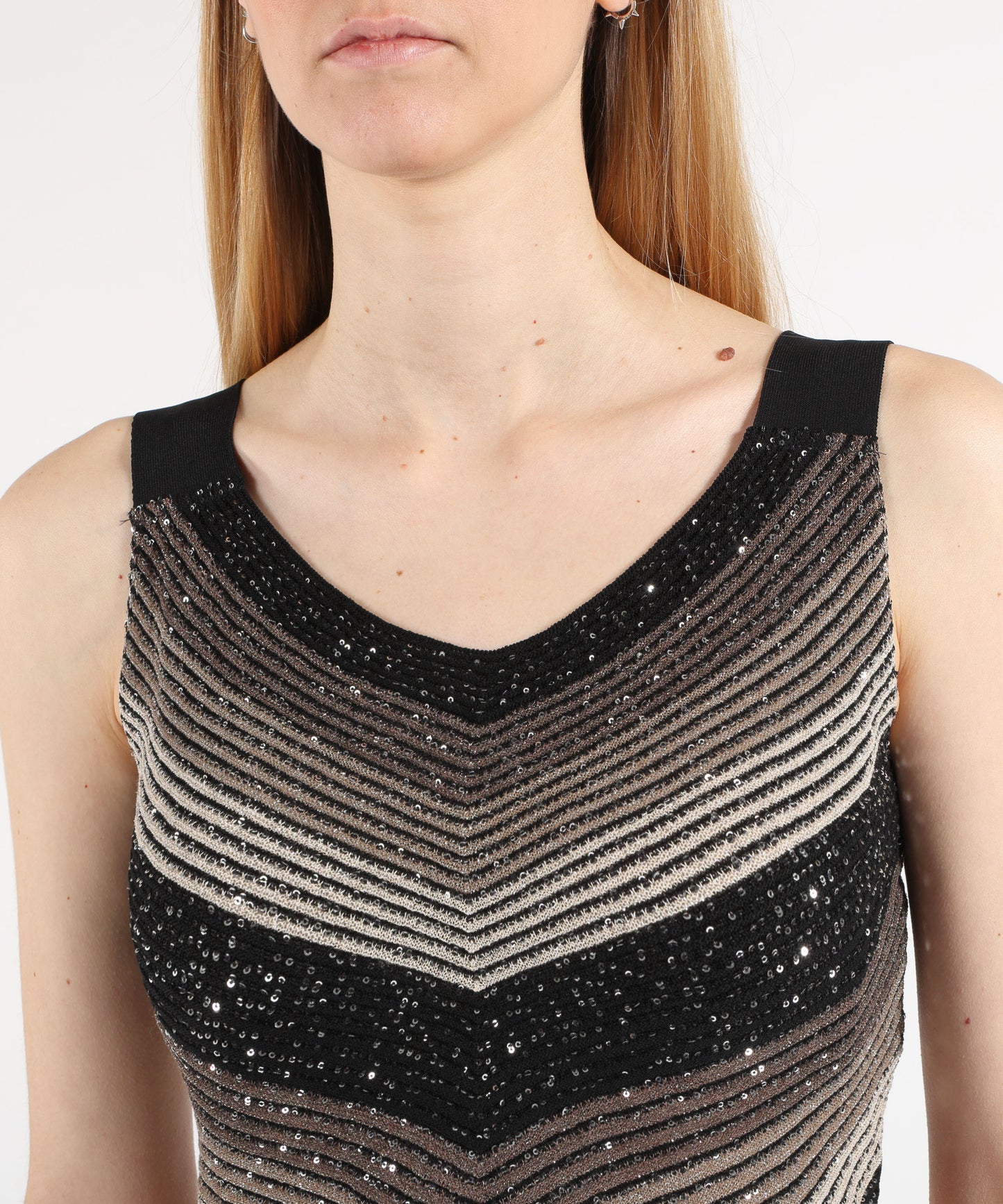 D.EXTERIOR Ribbed Sequin Top – Geometric Elegance