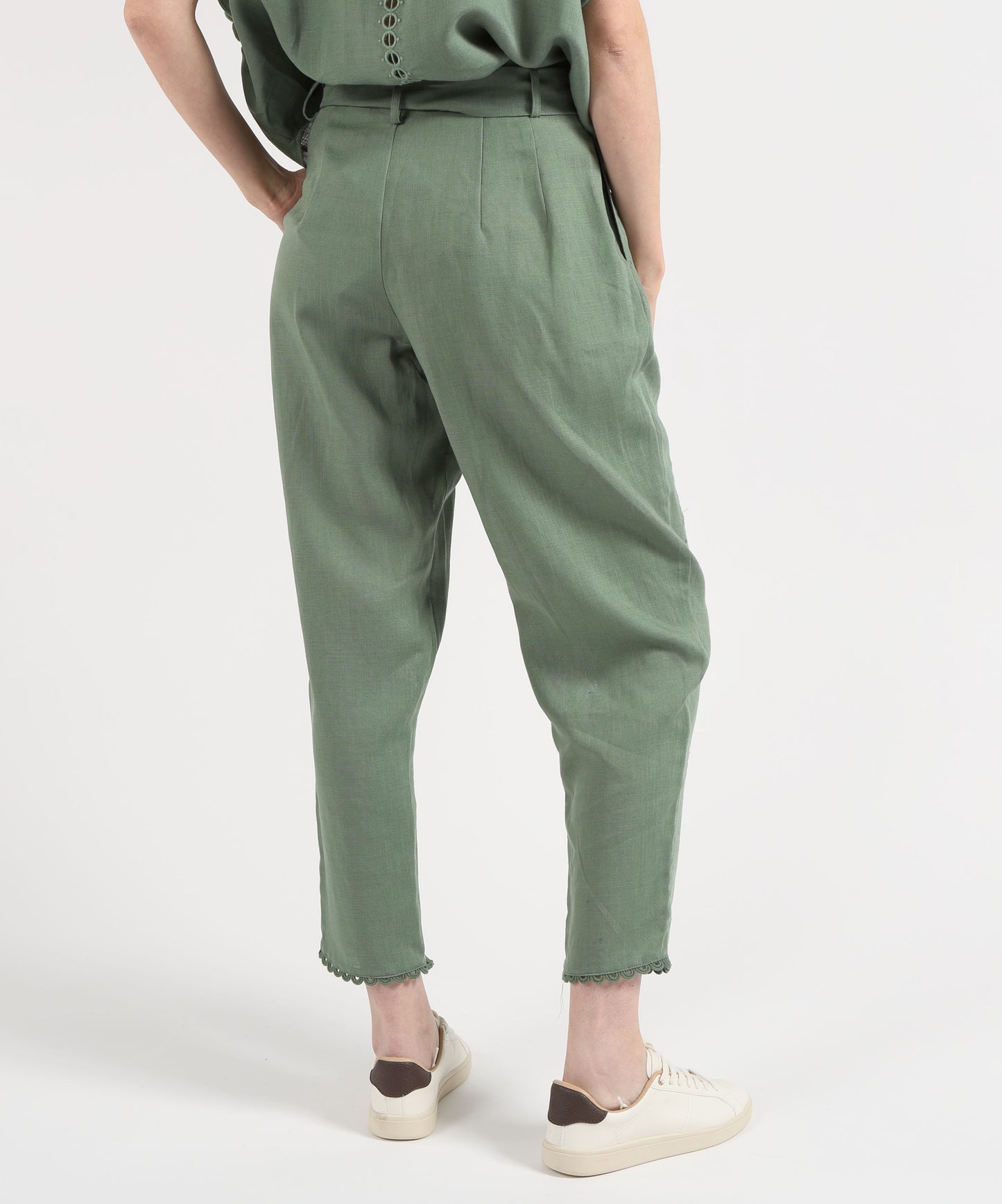 Amosa Floral Embroidered Tapered Pants