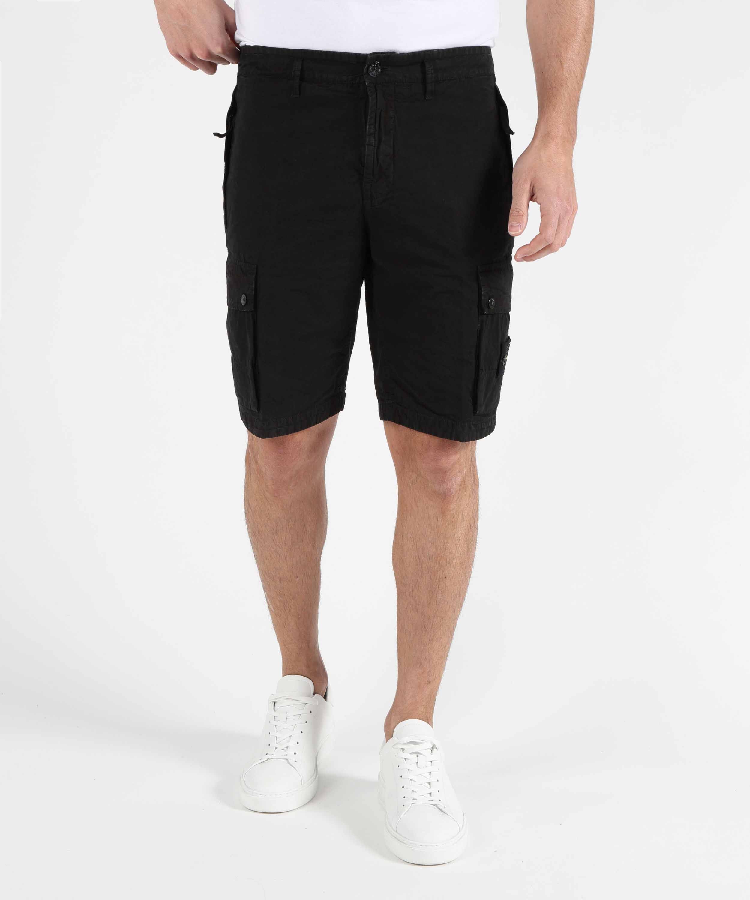 Bermuda STONE ISLAND BRUSHED ORGANIC COTTON CANVAS 'OLD' EFFECT - Shorts cargo vestibilità slim con tasche con zip Nero | STONE ISLAND
