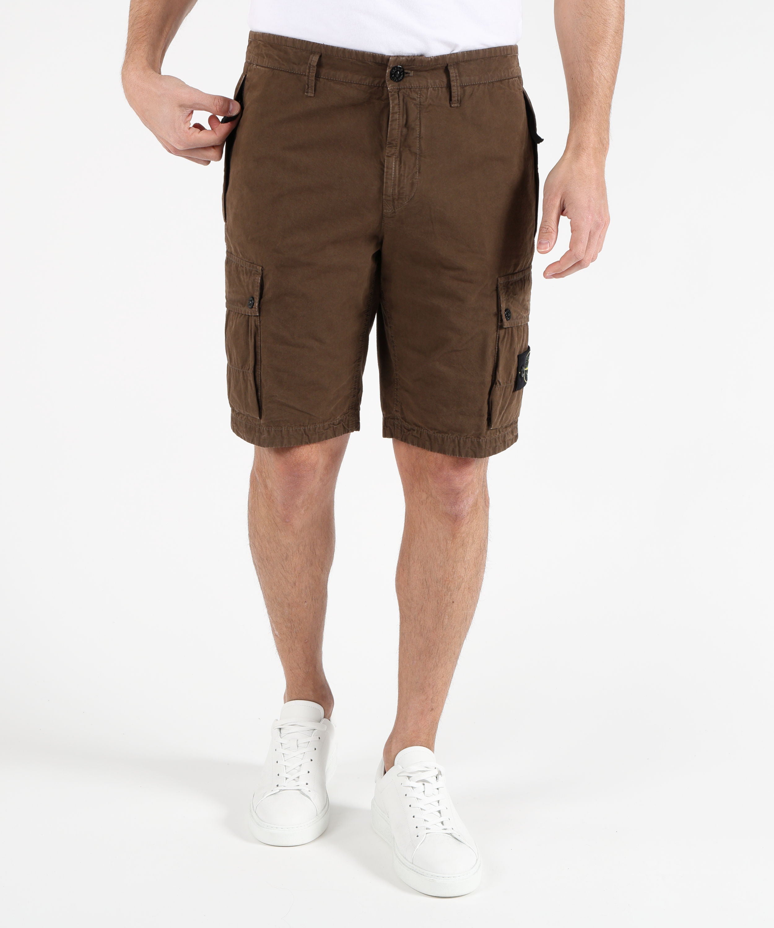 Bermuda STONE ISLAND BRUSHED ORGANIC COTTON CANVAS 'OLD' EFFECT - Shorts cargo vestibilità slim con tasche con zip Marrone | STONE ISLAND