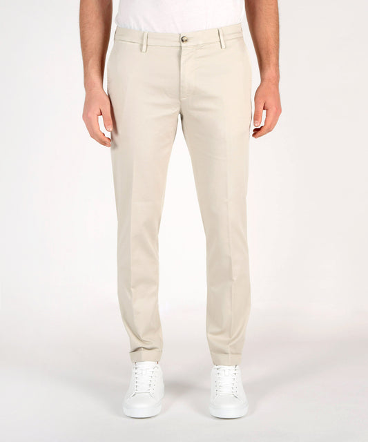 Pantaloni RE-HASH mucha chinos con risvolto Beige | RE-HASH