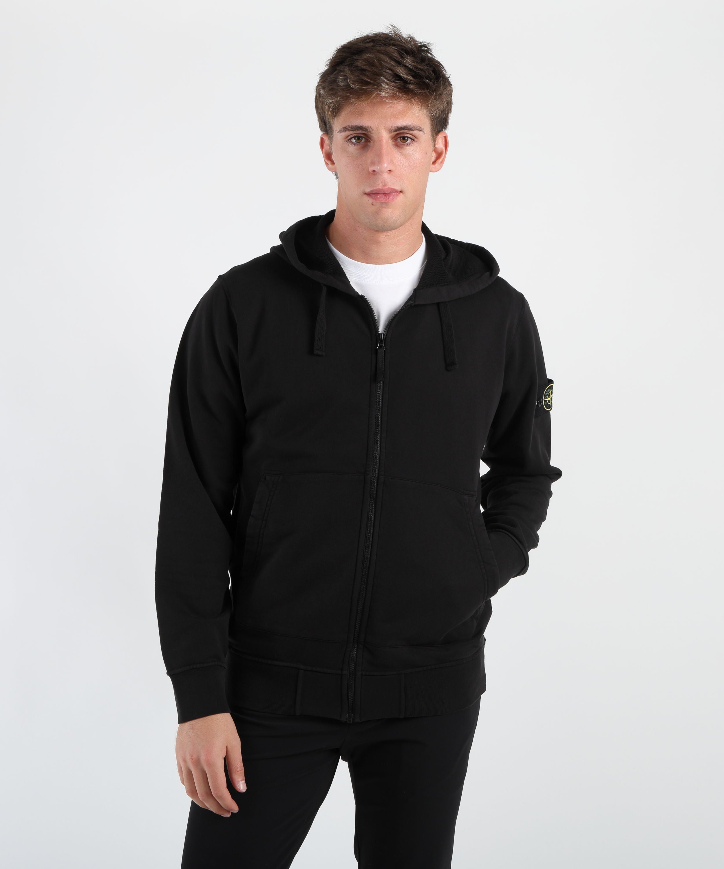 Felpe STONE ISLAND Felpa vestibilità regular con cappuccio, zip e tasche Nero | STONE ISLAND