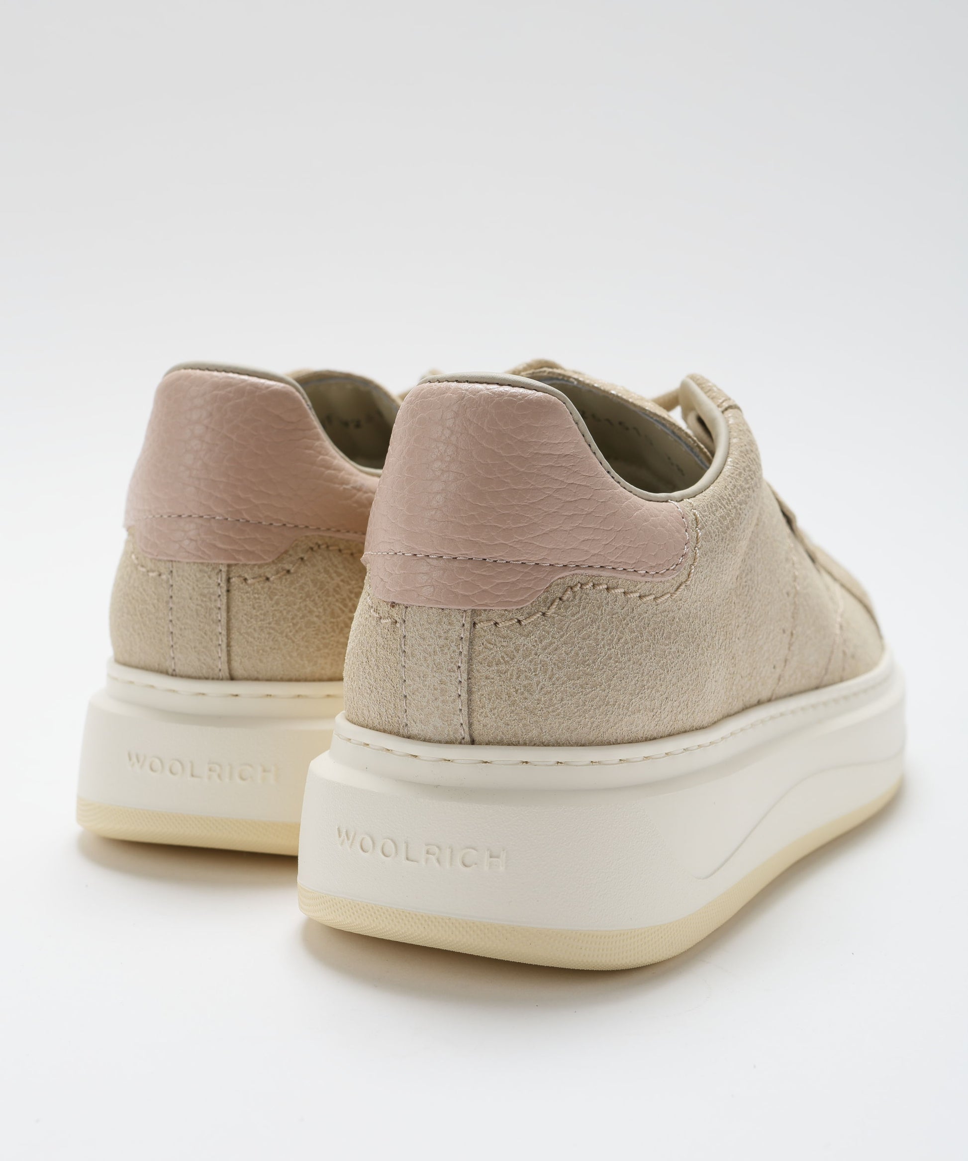 Sneakers WOOLRICH Sneakers in Pelle Abrasiva – Dettagli Rosa e Logo Panna | WOOLRICH