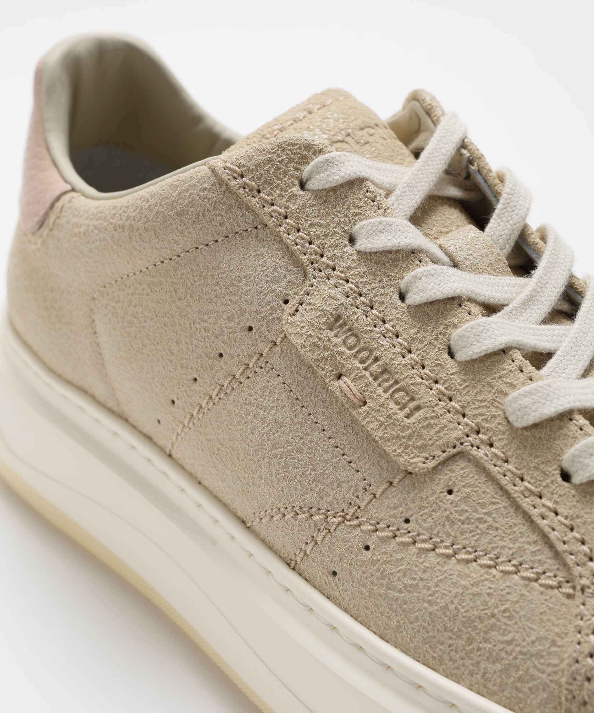 Sneakers WOOLRICH Sneakers in Pelle Abrasiva – Dettagli Rosa e Logo Panna | WOOLRICH