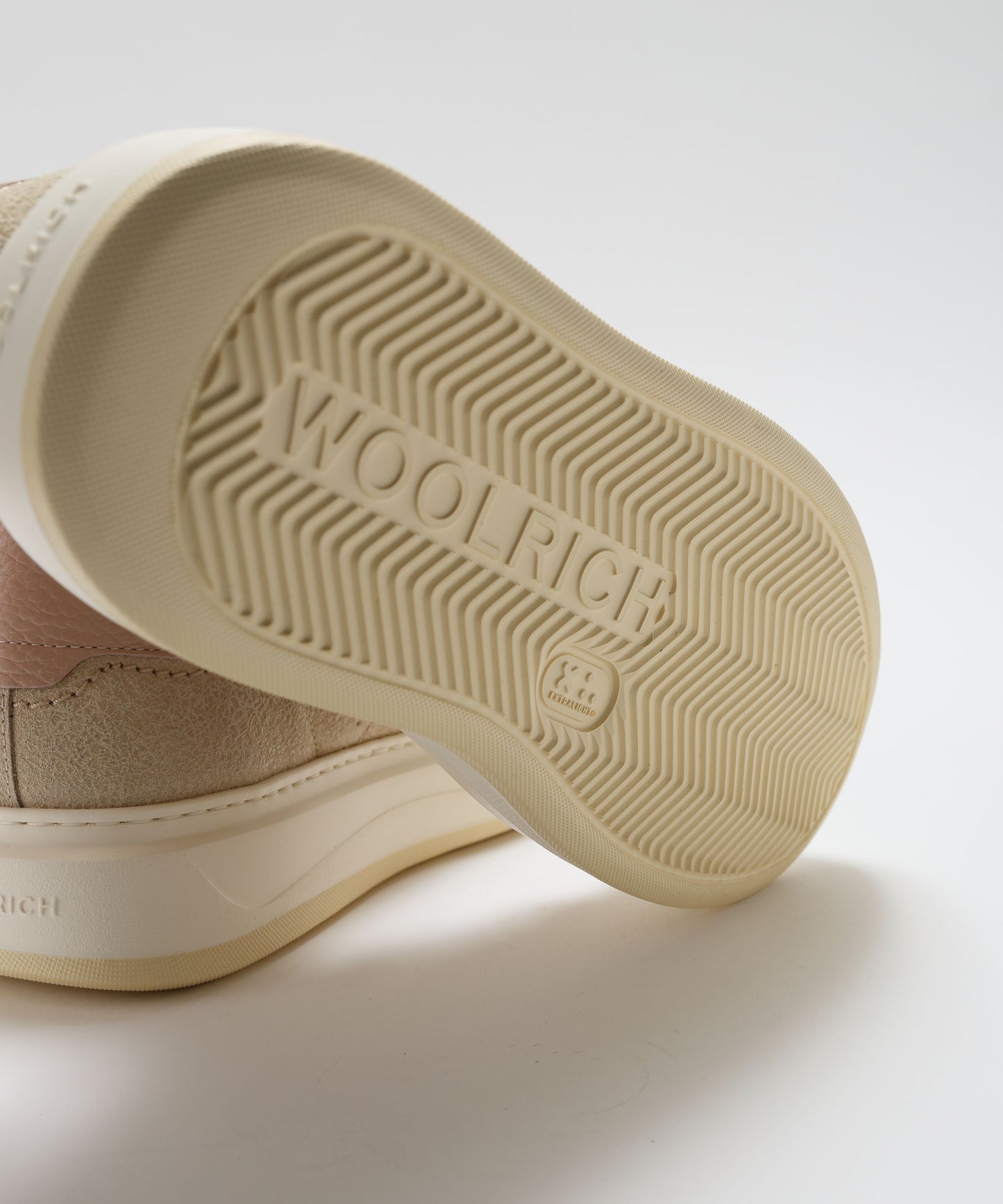 WOOLRICH Sneakers in Pelle Abrasiva – Dettagli Rosa e Logo