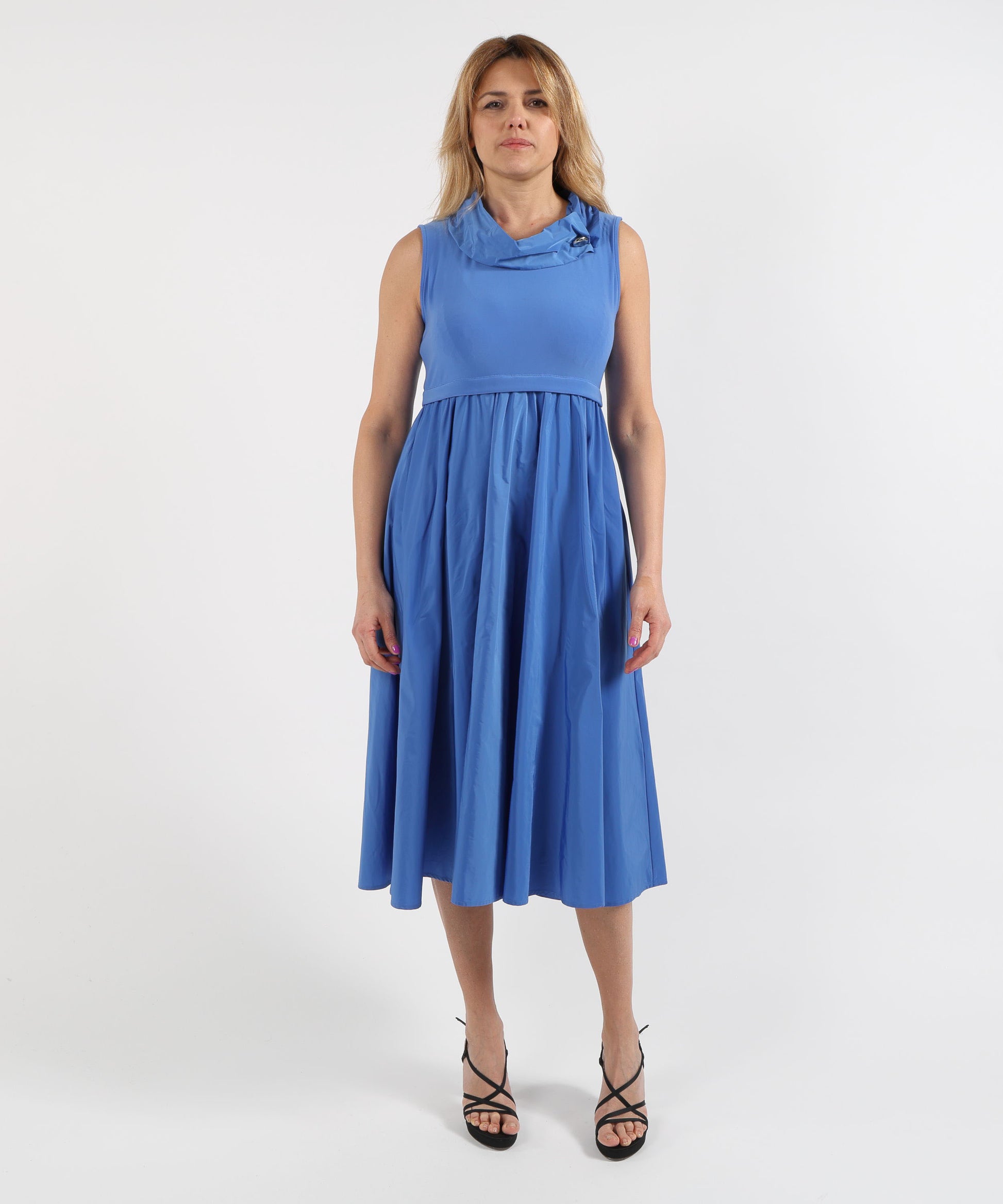 Abiti RIBKOFF Abito aderente e poi svasato in maglia effetto seta e memory con collo sciallato Azzurro | RIBKOFF