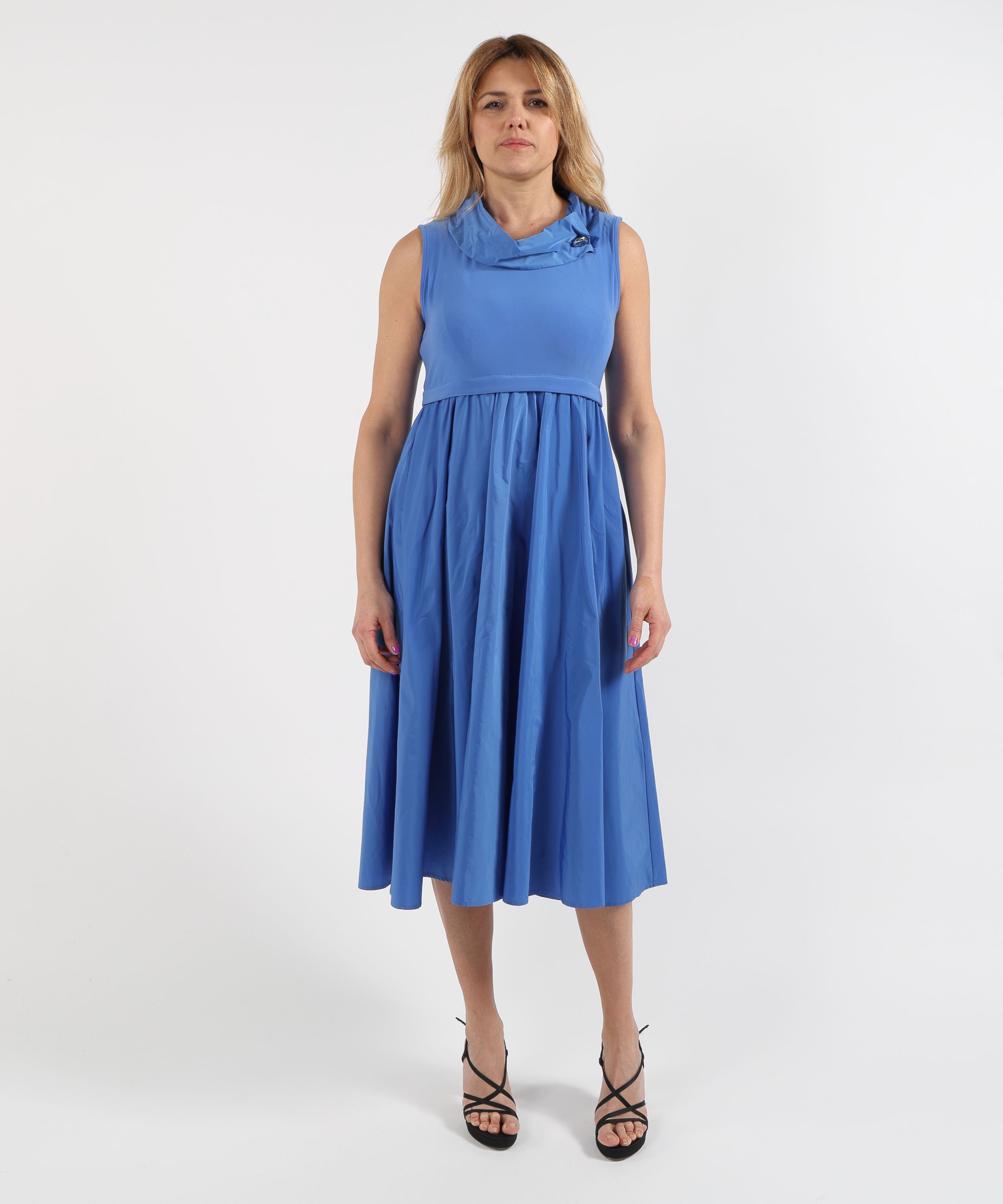 Abiti RIBKOFF Abito aderente e poi svasato in maglia effetto seta e memory con collo sciallato Azzurro | RIBKOFF