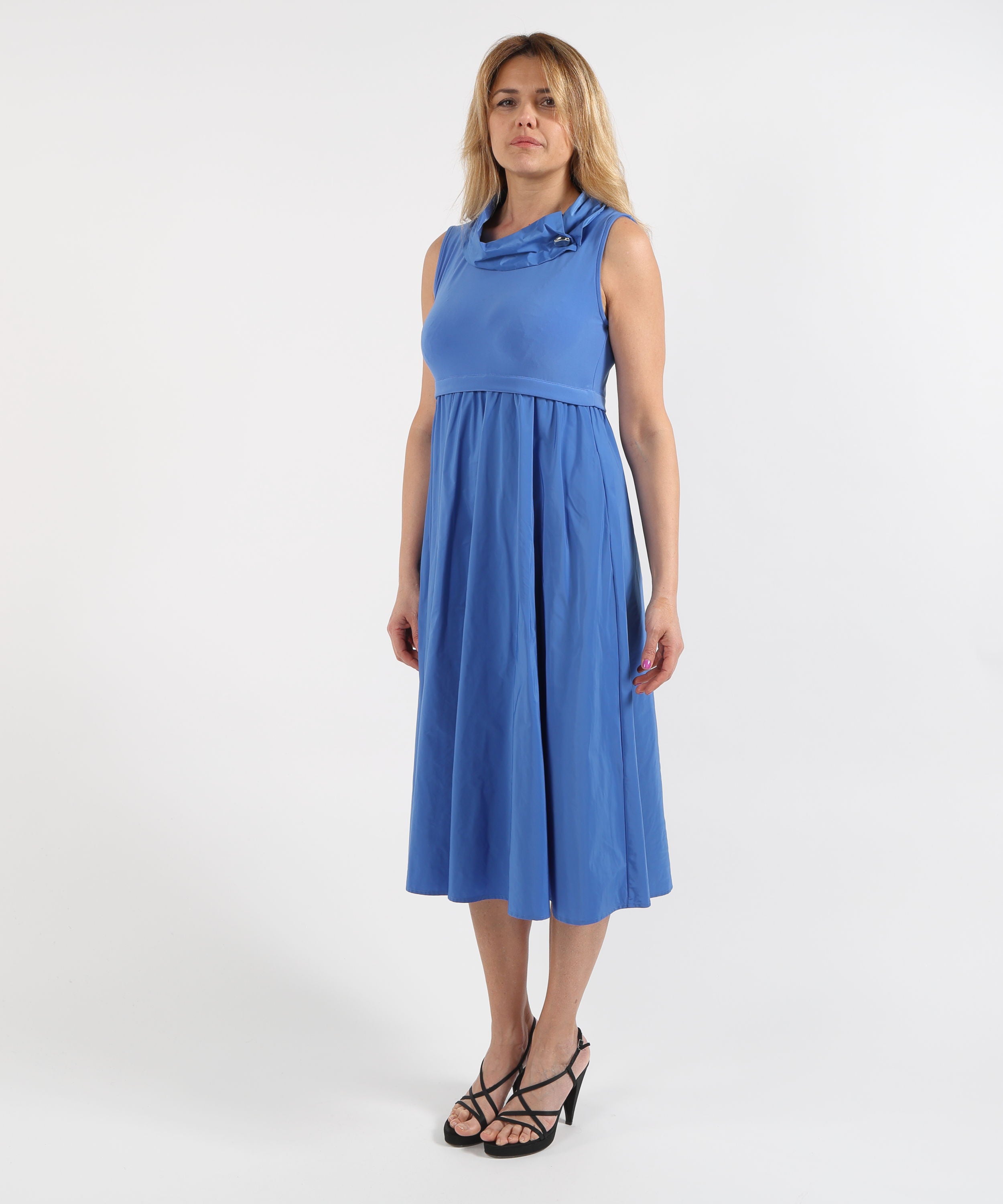 Abiti RIBKOFF Abito aderente e poi svasato in maglia effetto seta e memory con collo sciallato Azzurro | RIBKOFF