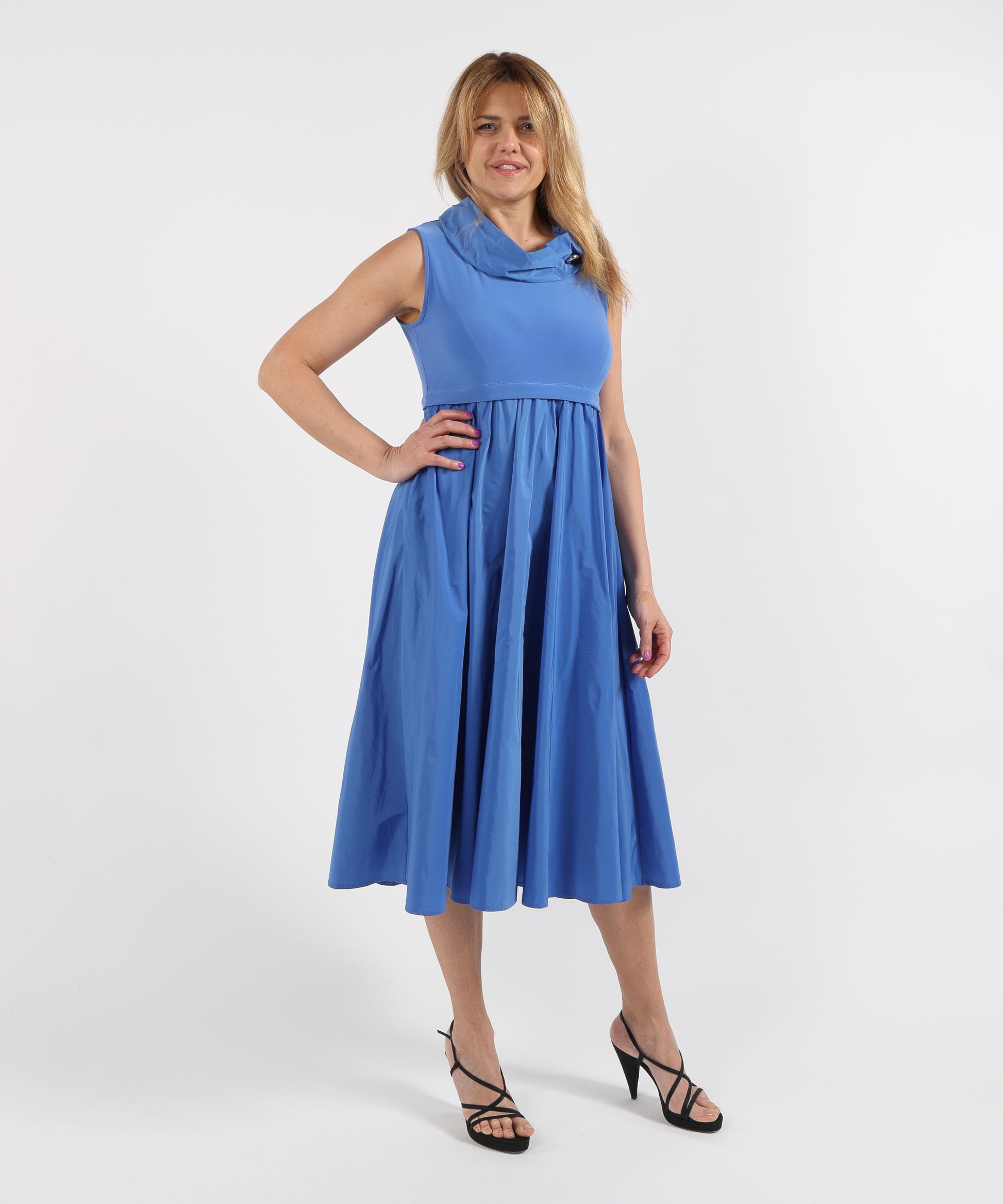 Abiti RIBKOFF Abito aderente e poi svasato in maglia effetto seta e memory con collo sciallato Azzurro | RIBKOFF