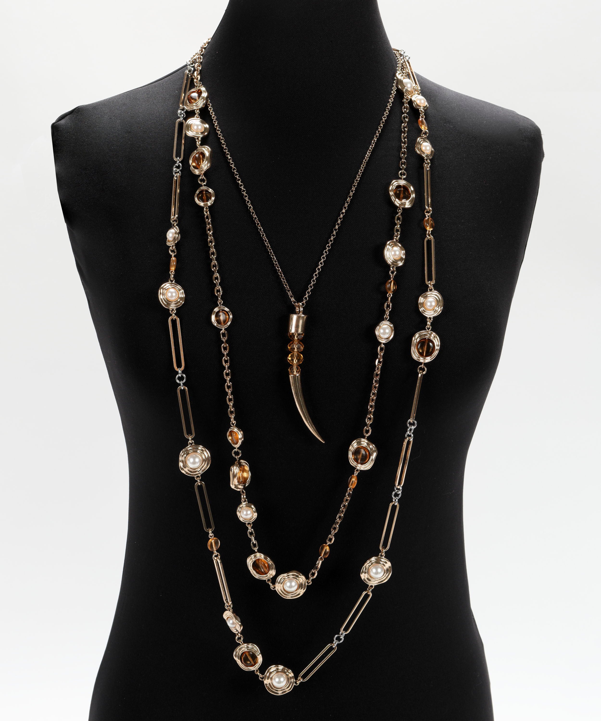 Necklaces CLIPS Long Gold Three-Strand Necklace with Amber-Colored Stones, Pearls and Charms Oro | CLIPS