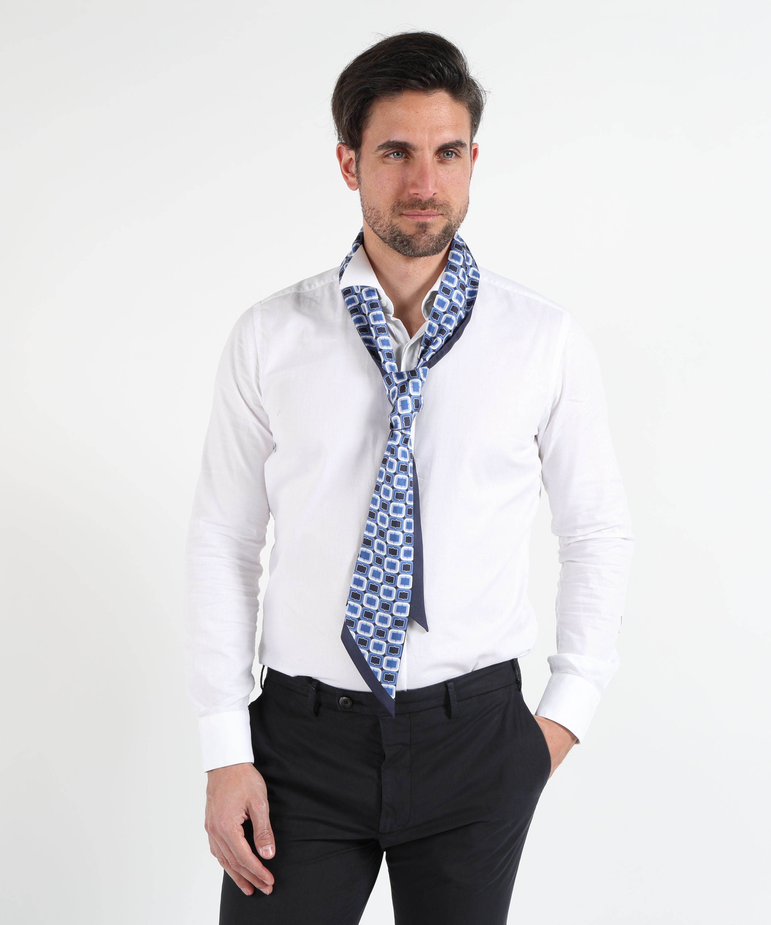 Foulard TAGLIATORE Reversible Geometric Print Scarf Navy | TAGLIATORE