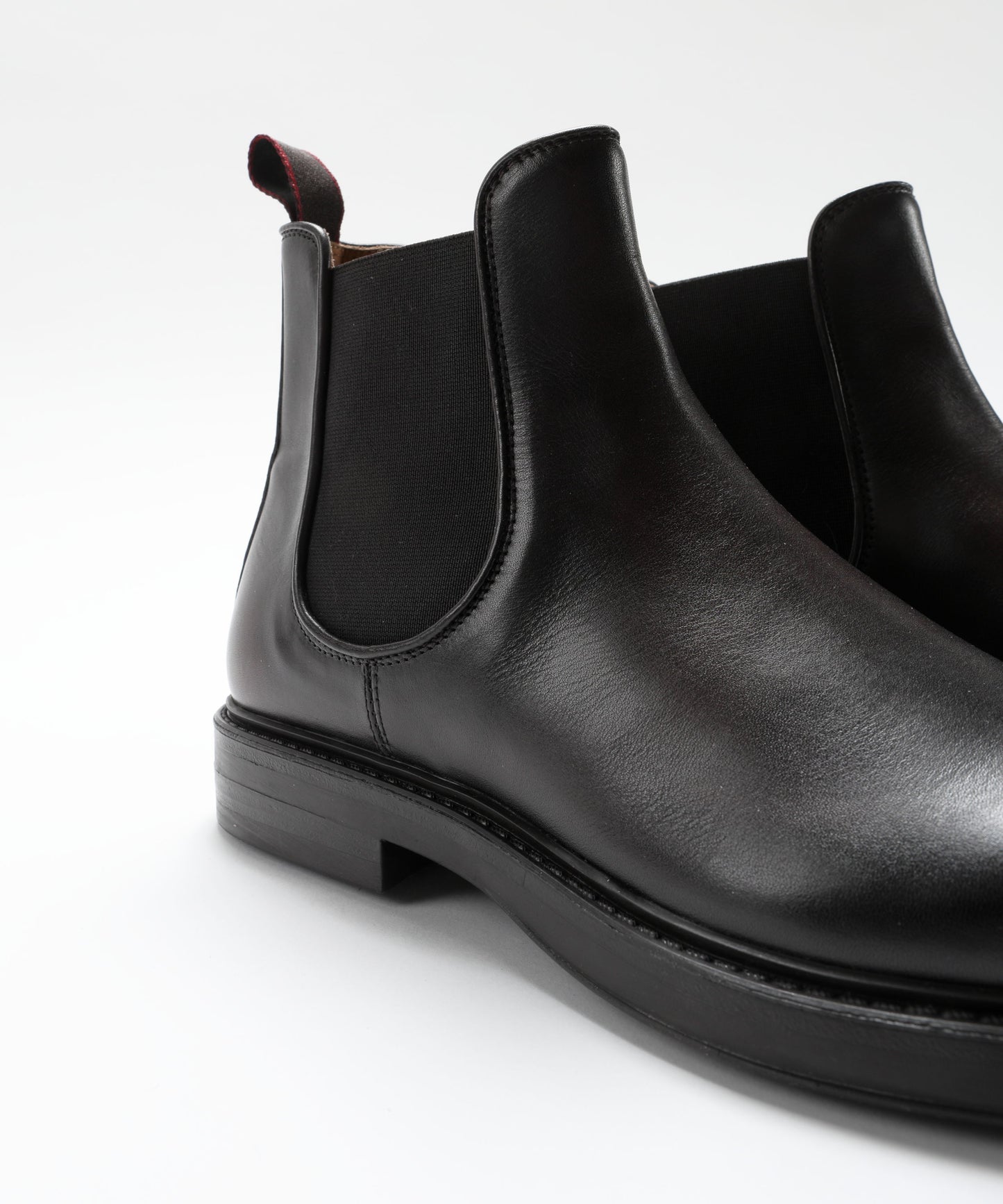 CORVARI Leather Chelsea Boots with Washed Effect and Rubber Sole