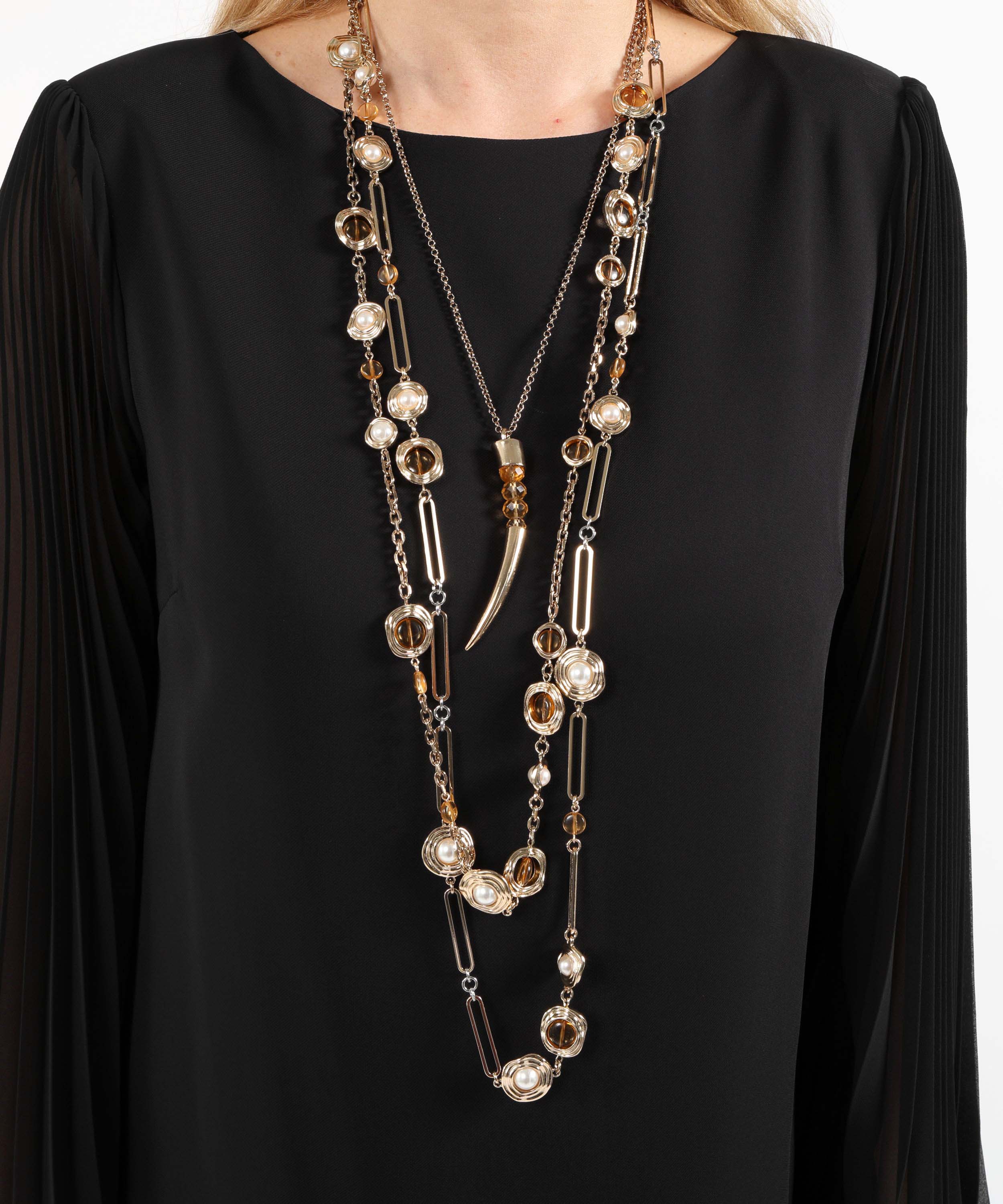Necklaces CLIPS Long Gold Three-Strand Necklace with Amber-Colored Stones, Pearls and Charms Oro | CLIPS